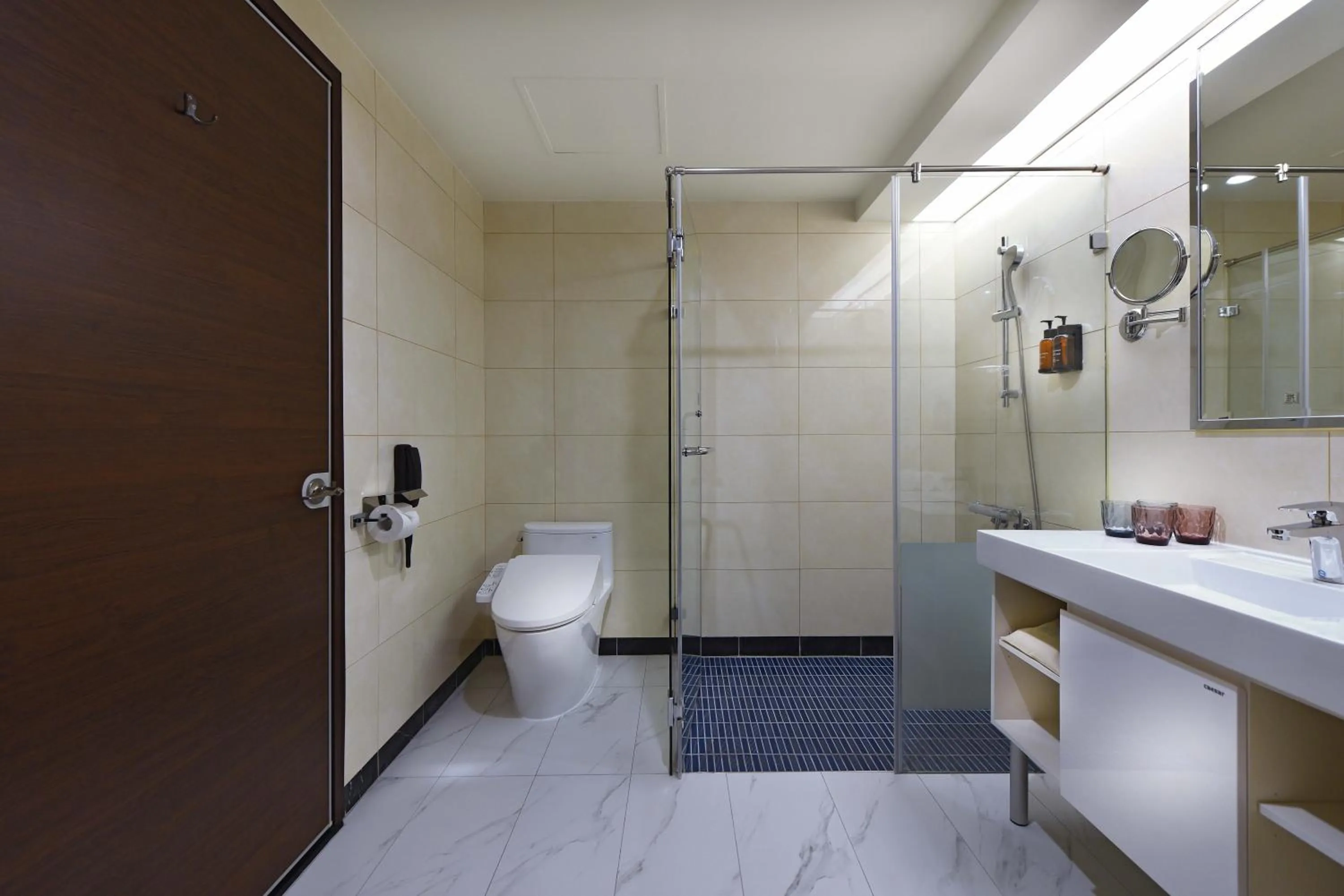 Toilet in Fullon Poshtel - Linkou