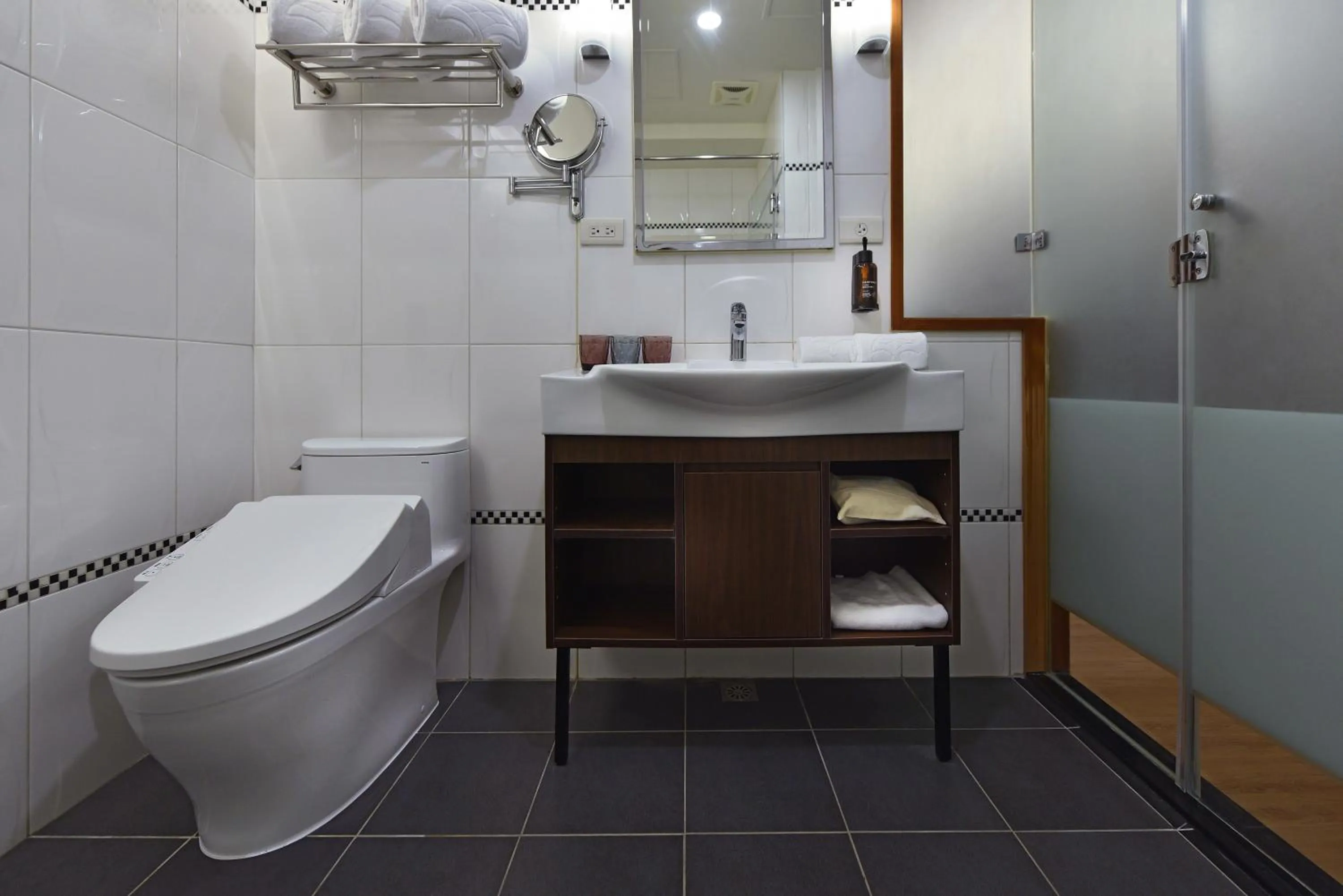 Toilet in Fullon Poshtel - Linkou