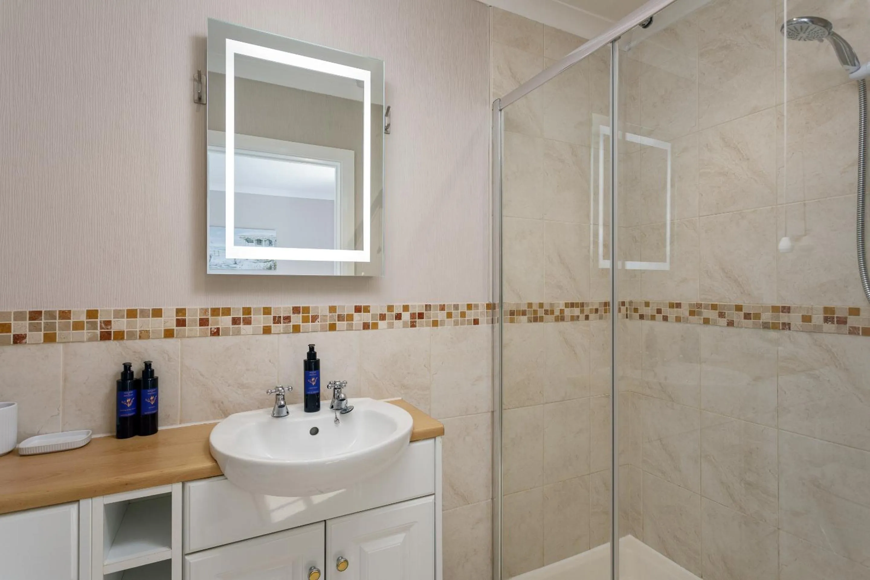 Bathroom in Bucklawren Farm