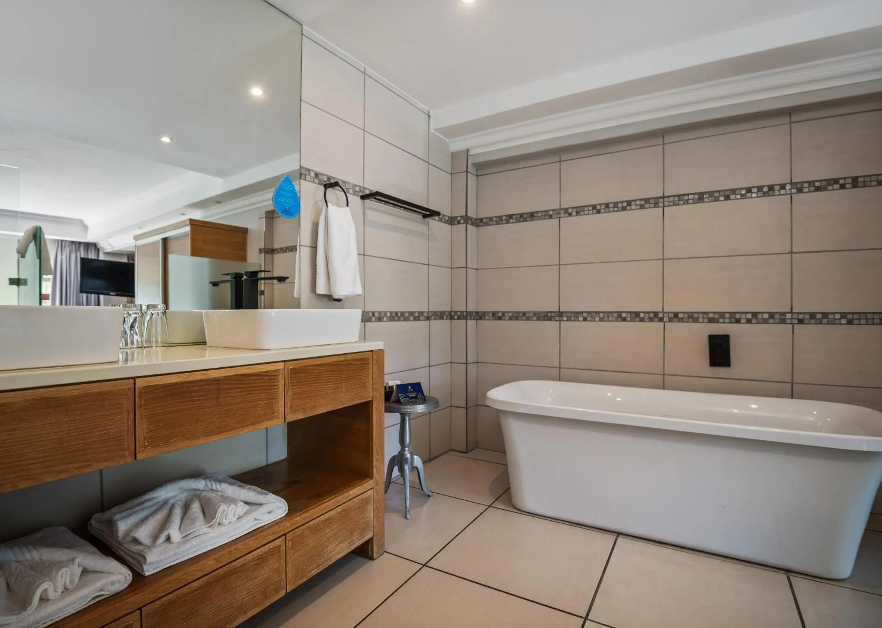 Executive Suite - single occupancy in Jozini Tiger Lodge & Spa by Dream Resorts Executive Suite - single occupancy in Jozini Tiger Lodge & Spa by Dream Resorts