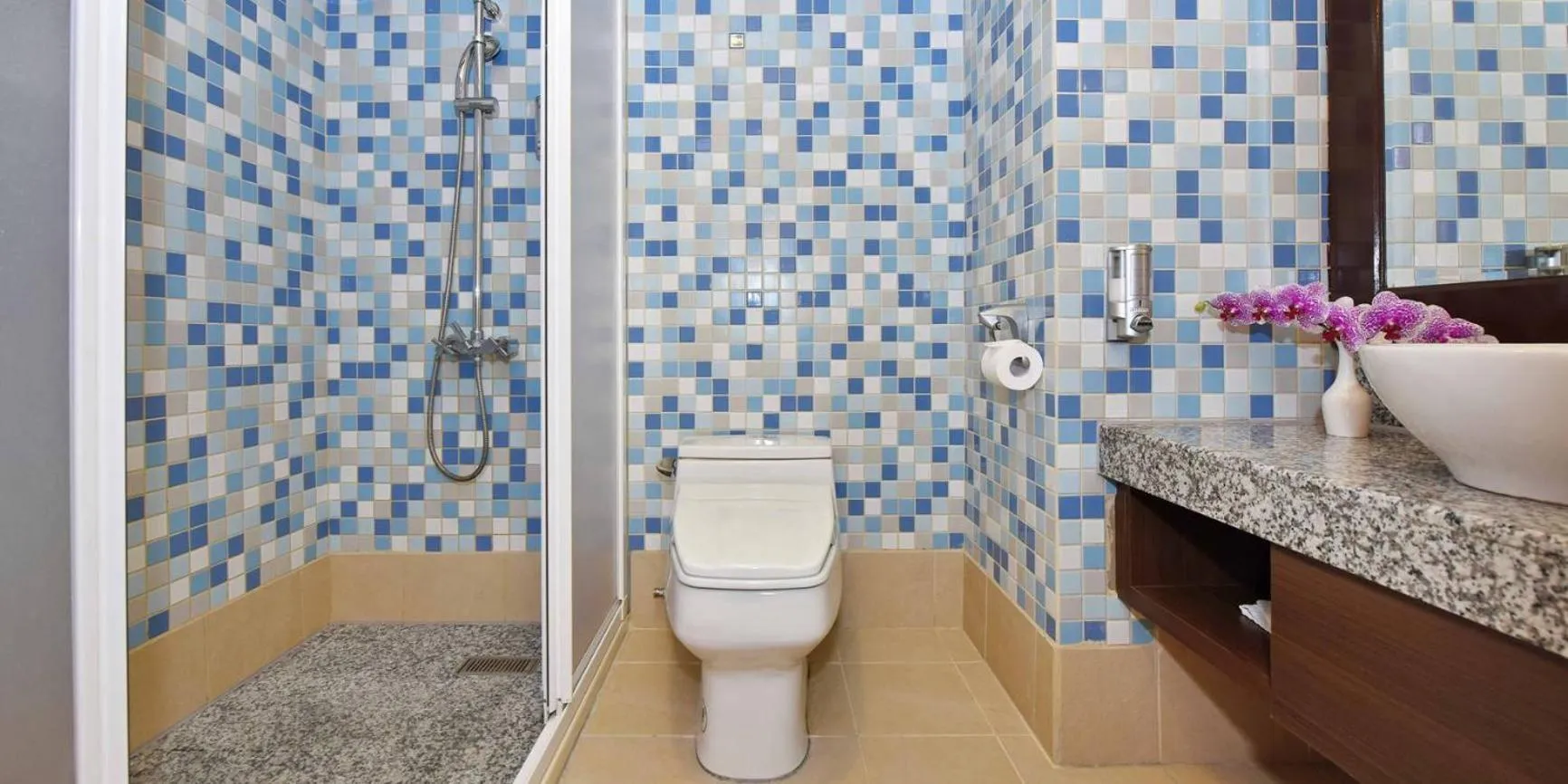 Shower in Fullon Resort Kending