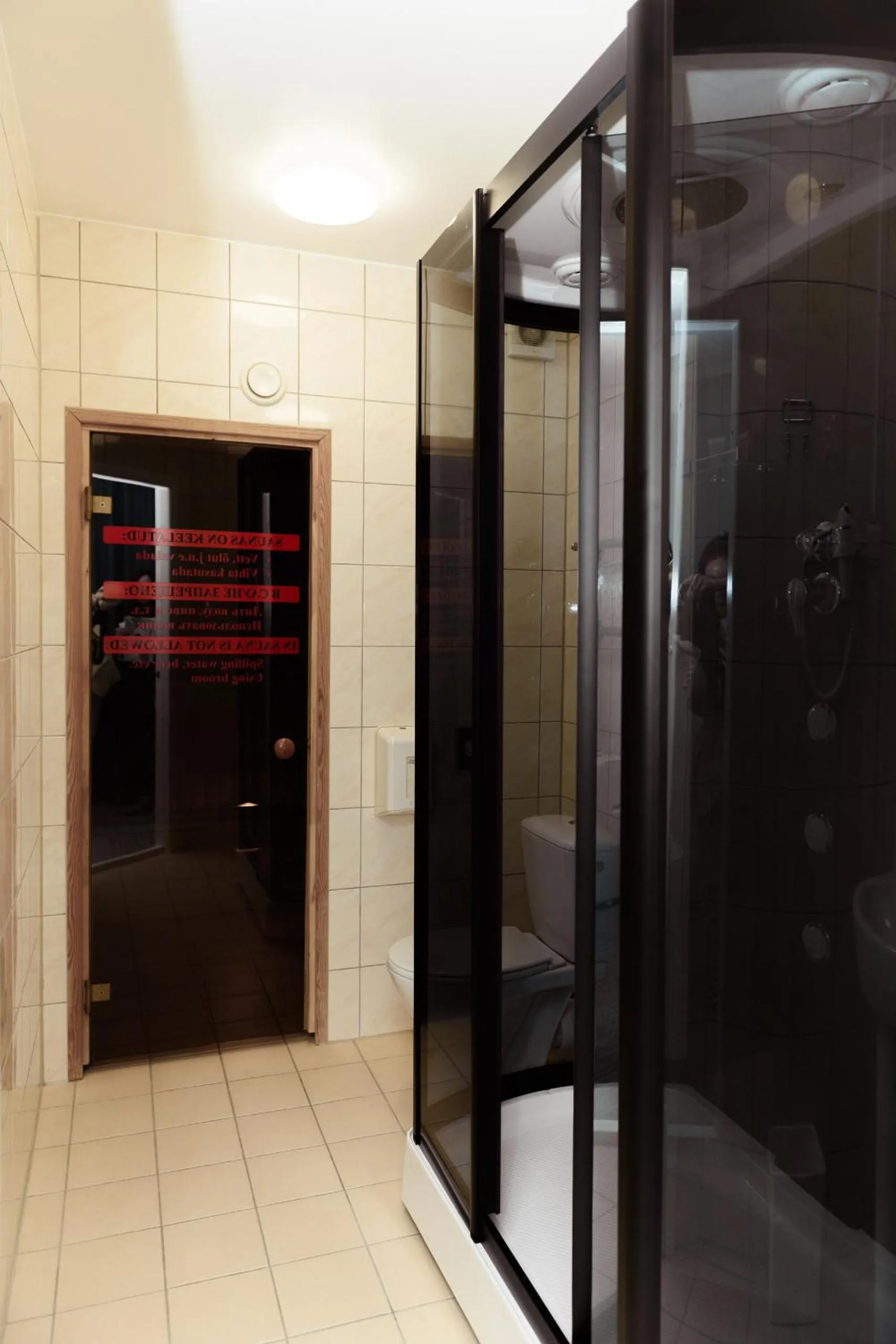 Shower in Inger Hotell