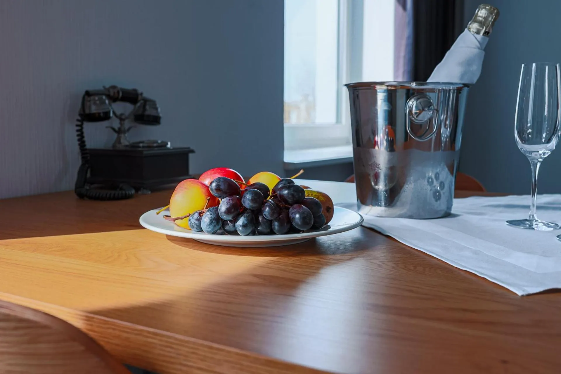 Photo of the whole room in Inger Hotell