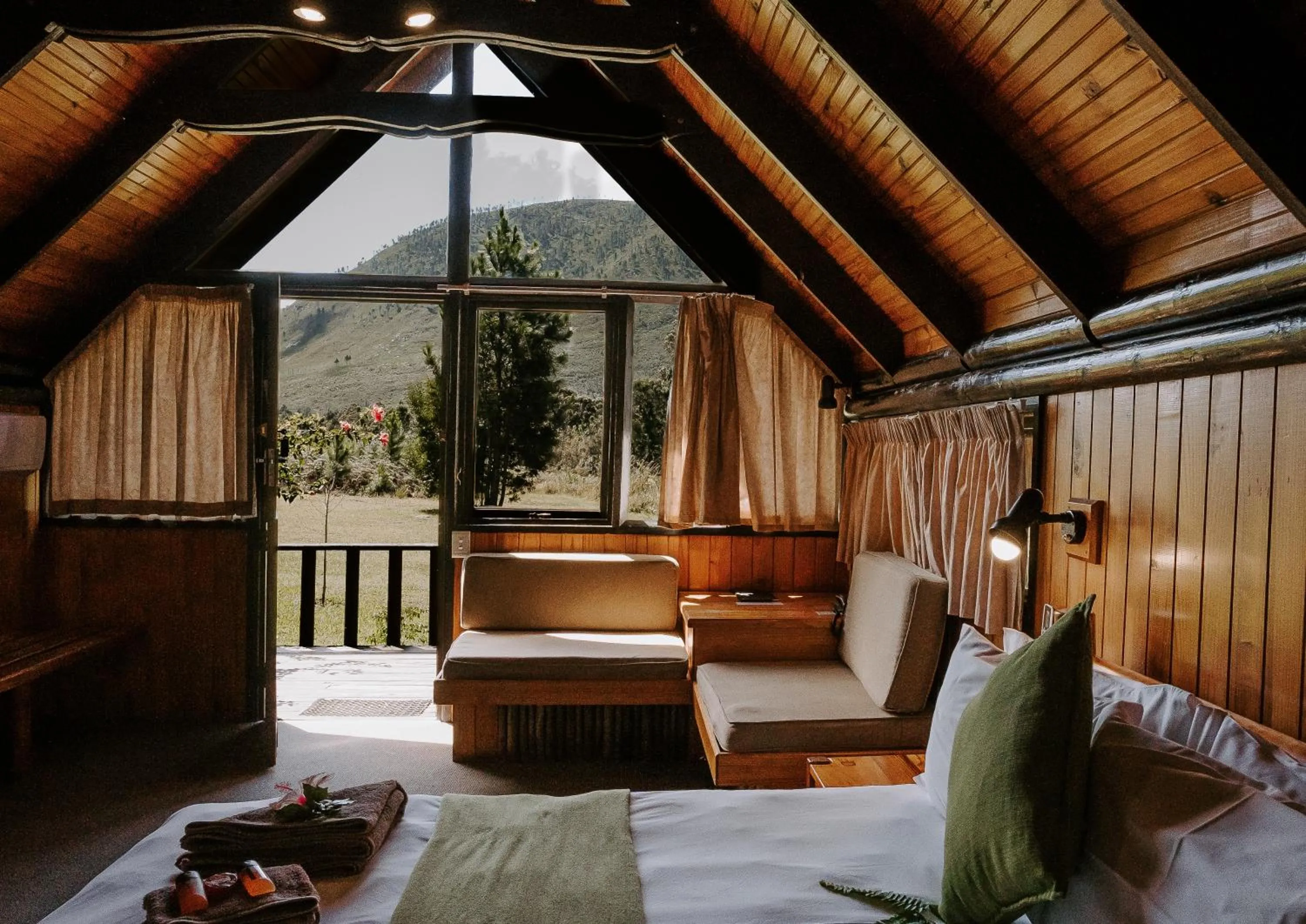 View (from property/room), Bed in Tsitsikamma Lodge & Spa