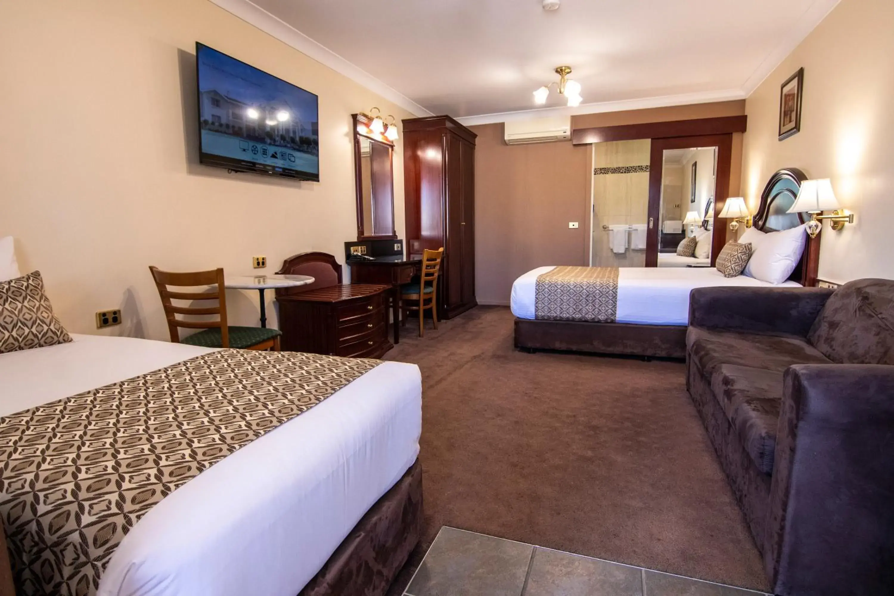 Twin Room - Disability Access in Albury Georgian Motel & Suites Twin Room - Disability Access in Albury Georgian Motel & Suites