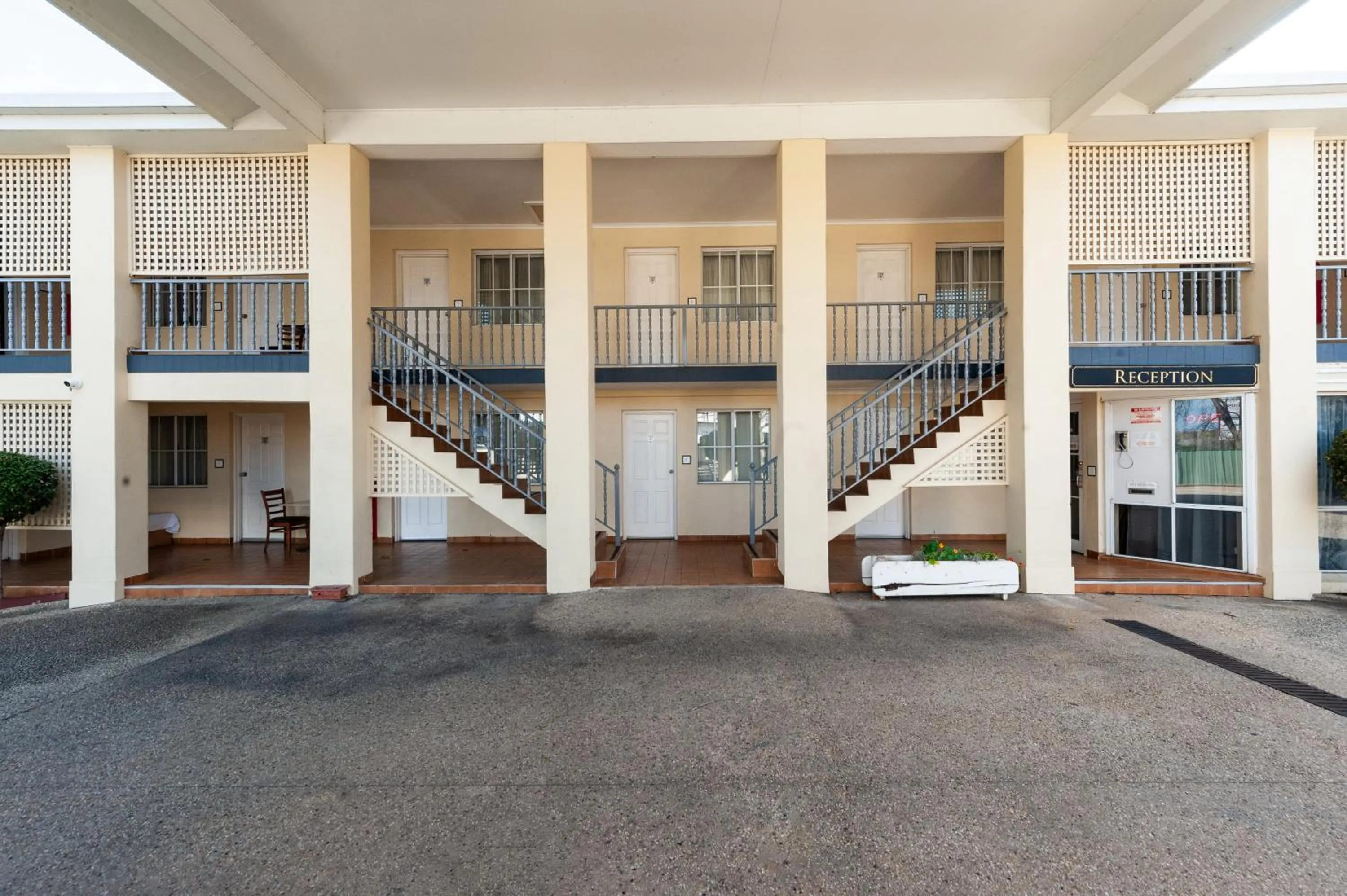 Albury Georgian Motel & Suites