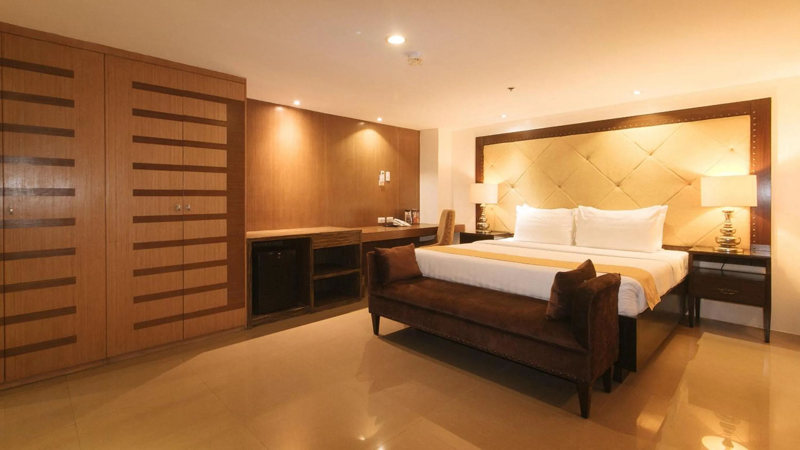 Bed in Torre Venezia Suites