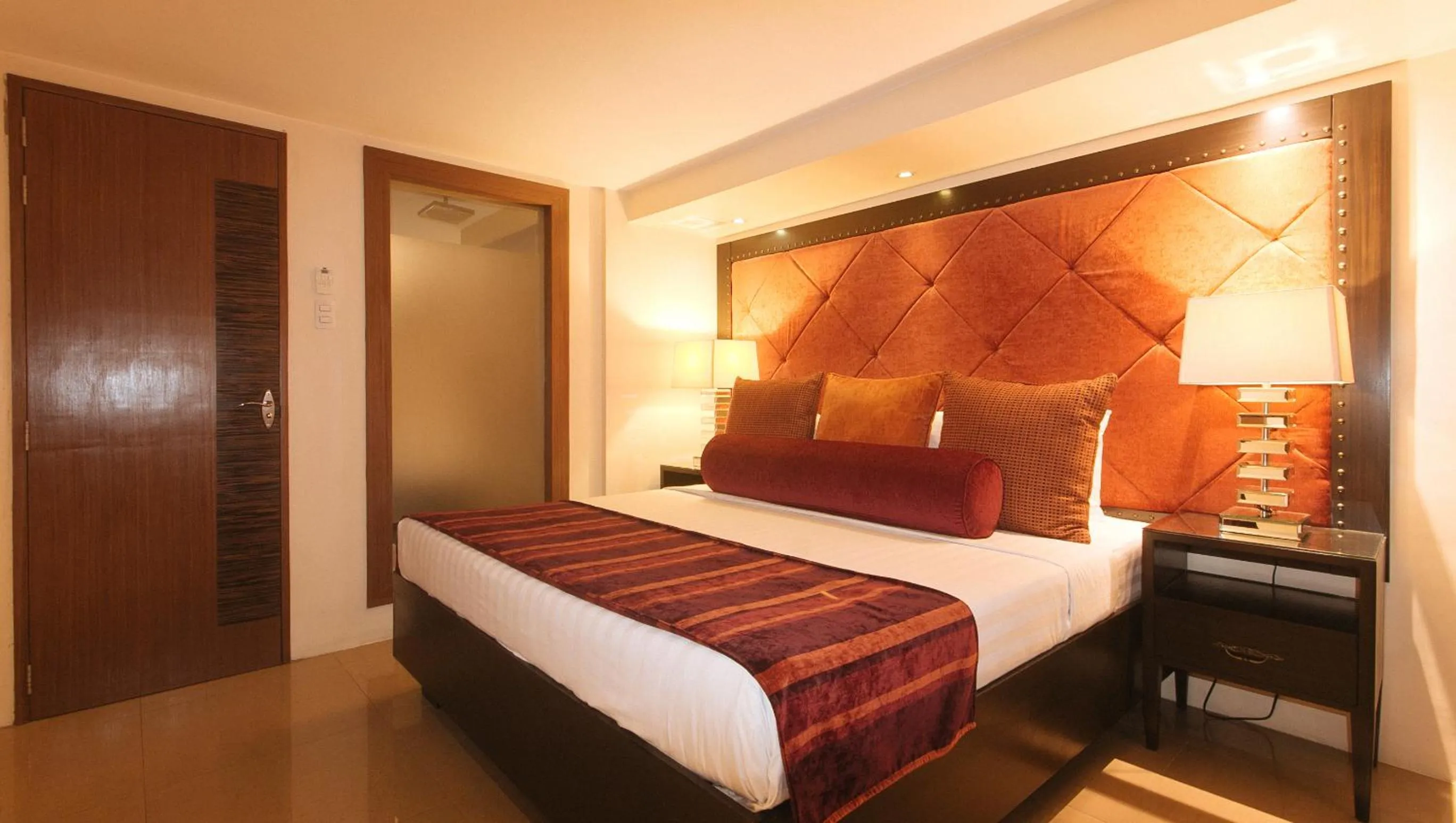 Bed in Torre Venezia Suites