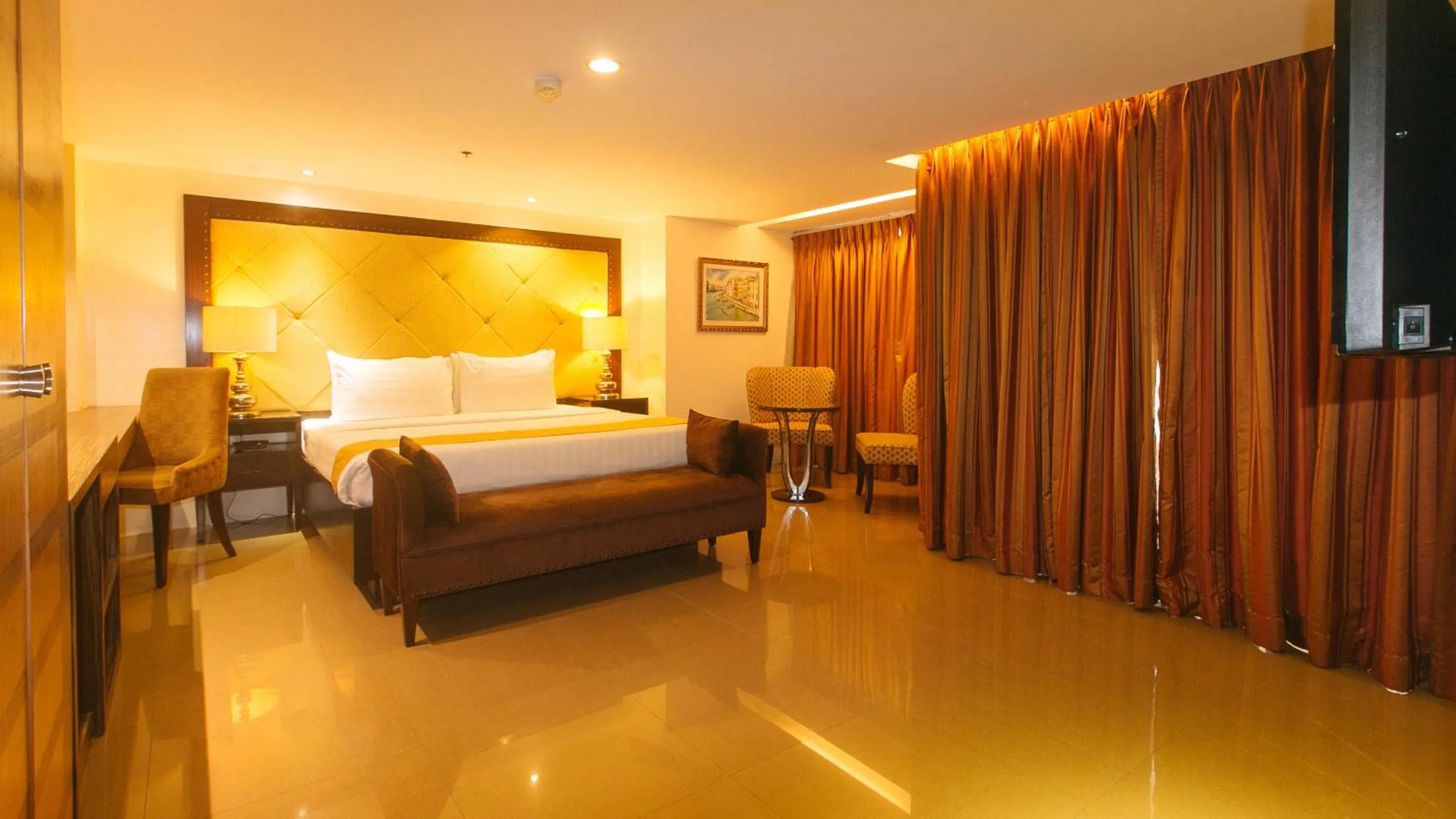 Bed in Torre Venezia Suites