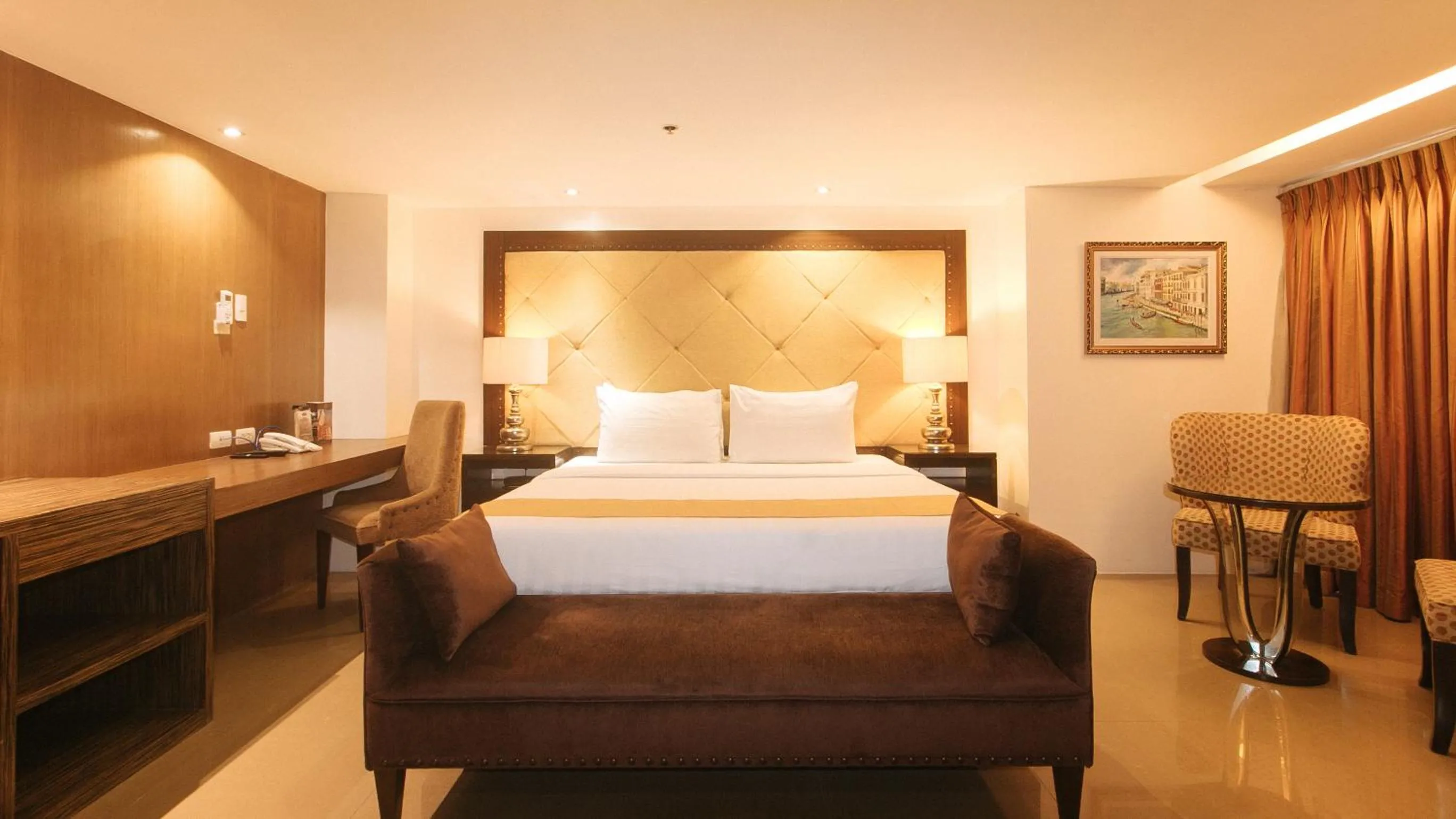 Bed in Torre Venezia Suites