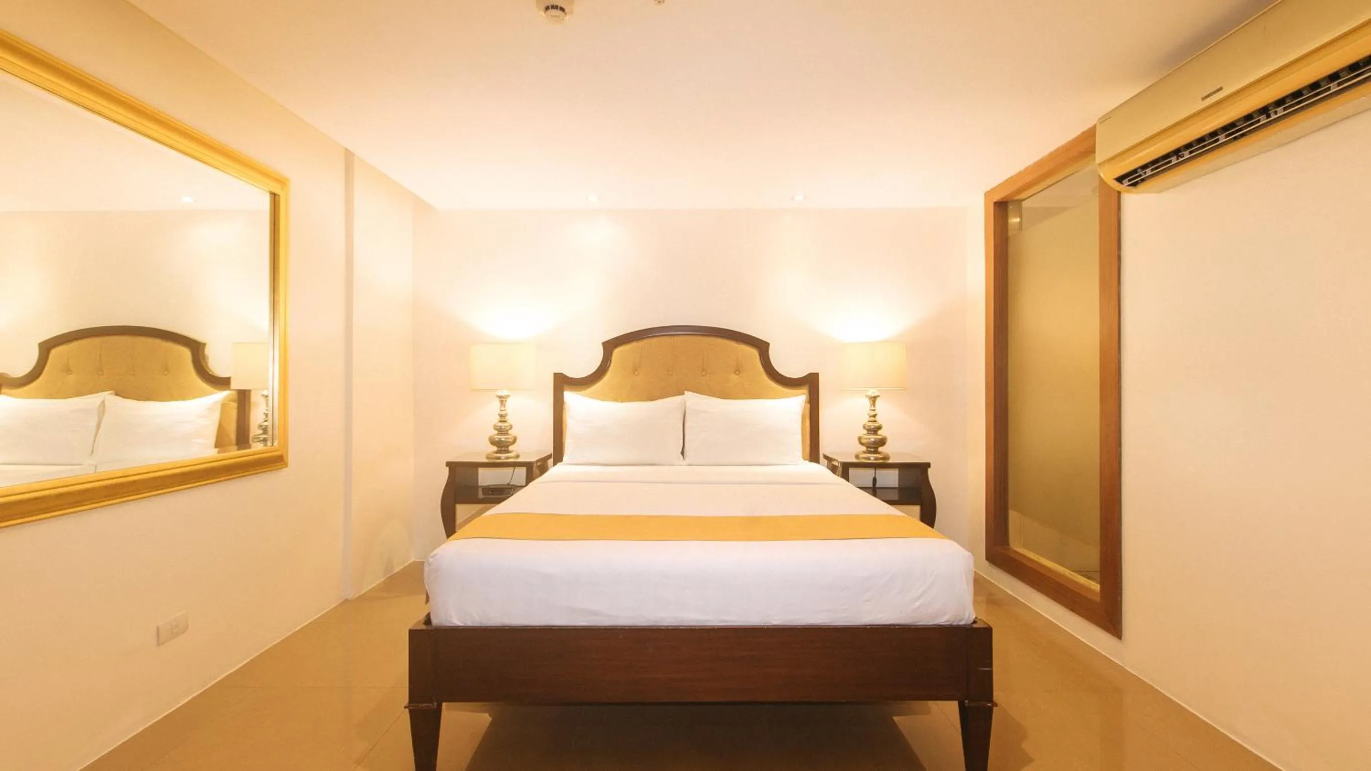 Bed in Torre Venezia Suites