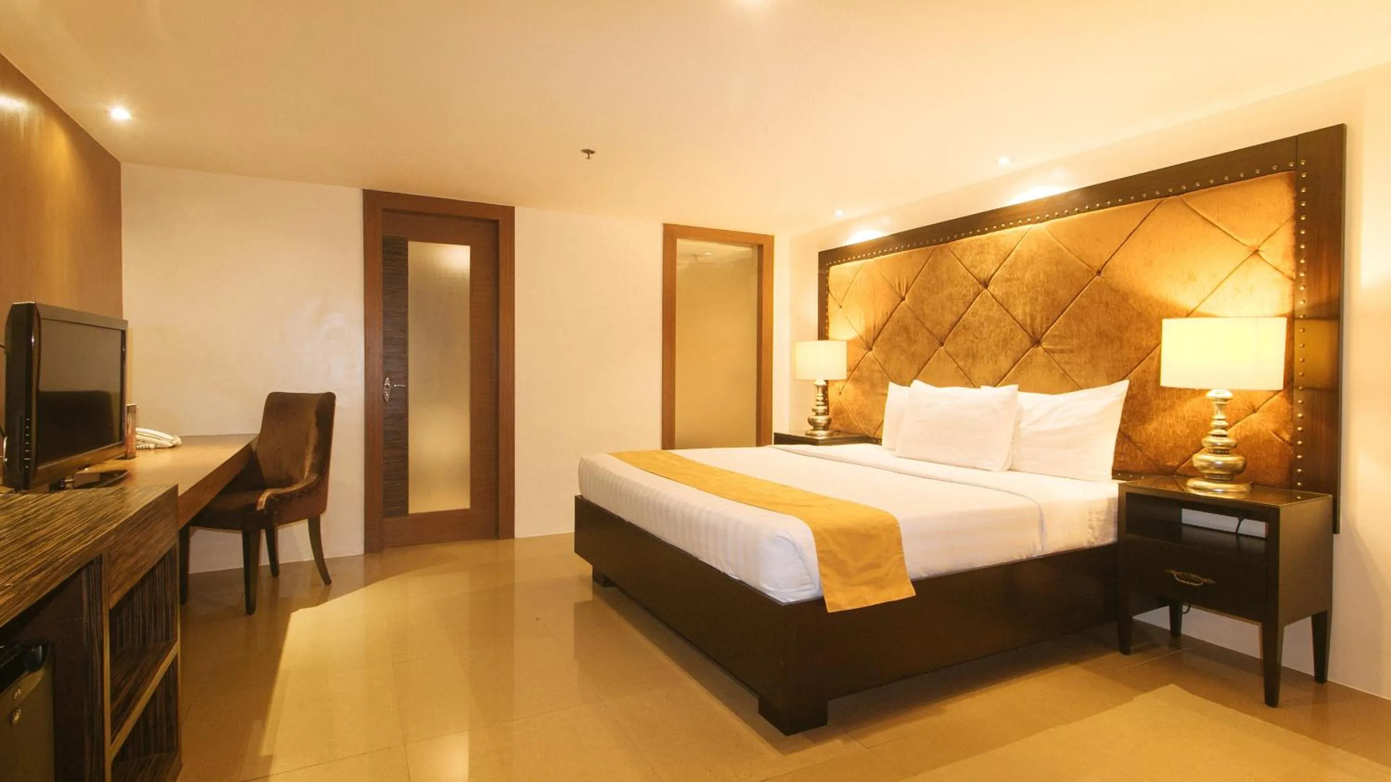 Bed in Torre Venezia Suites