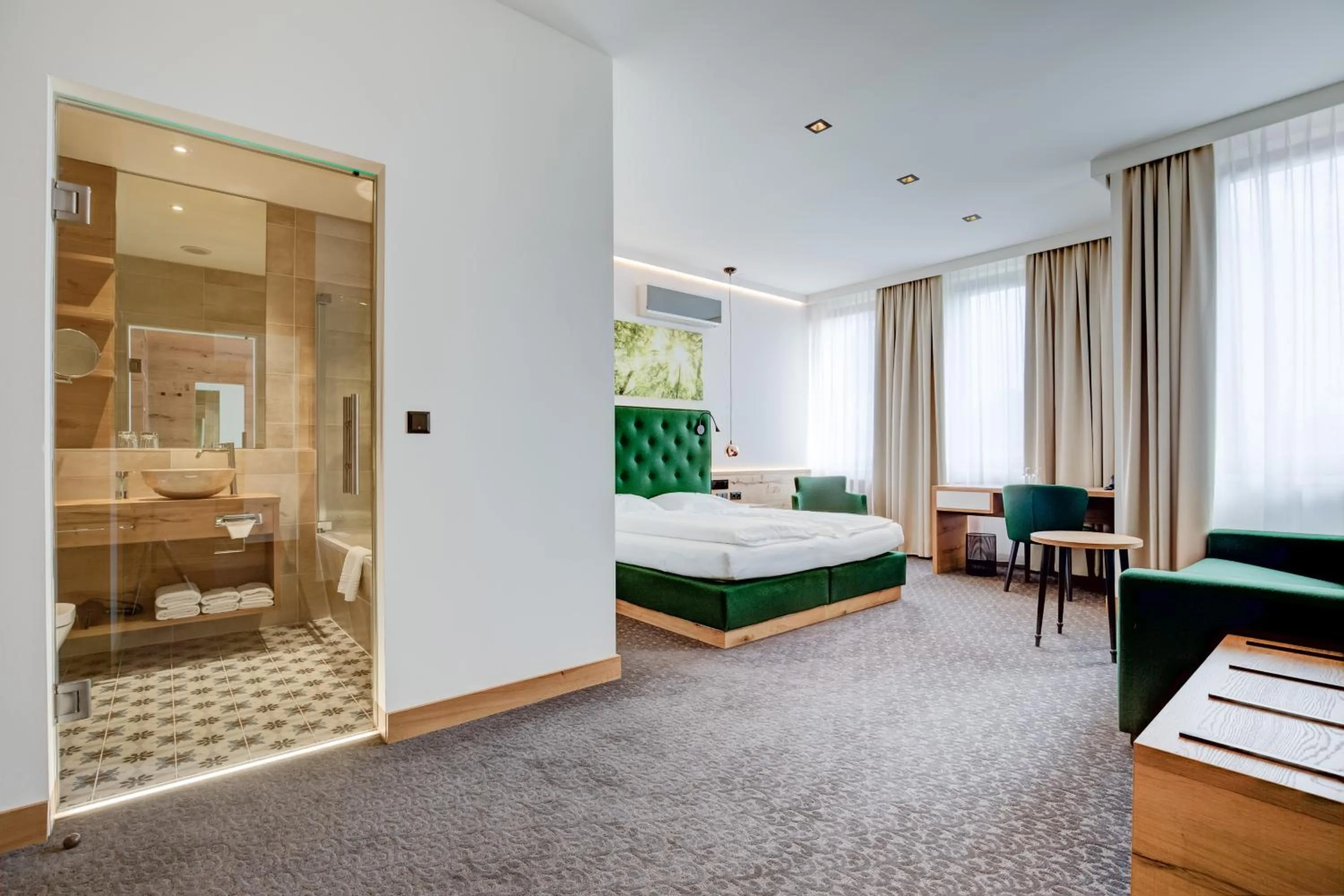 Bathroom, Bed in Hotel Eitljörg