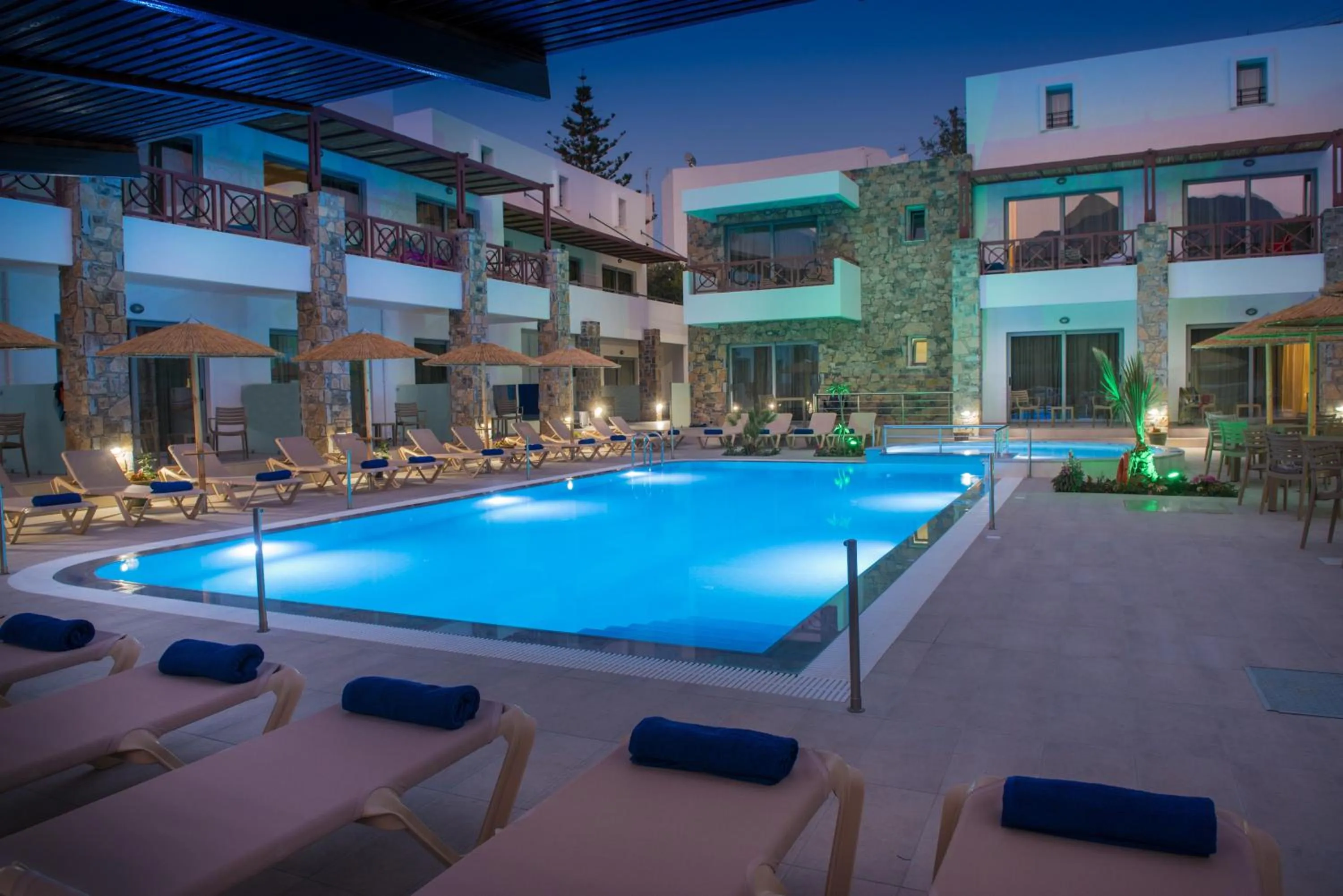 Swimming pool in South Coast Hotel