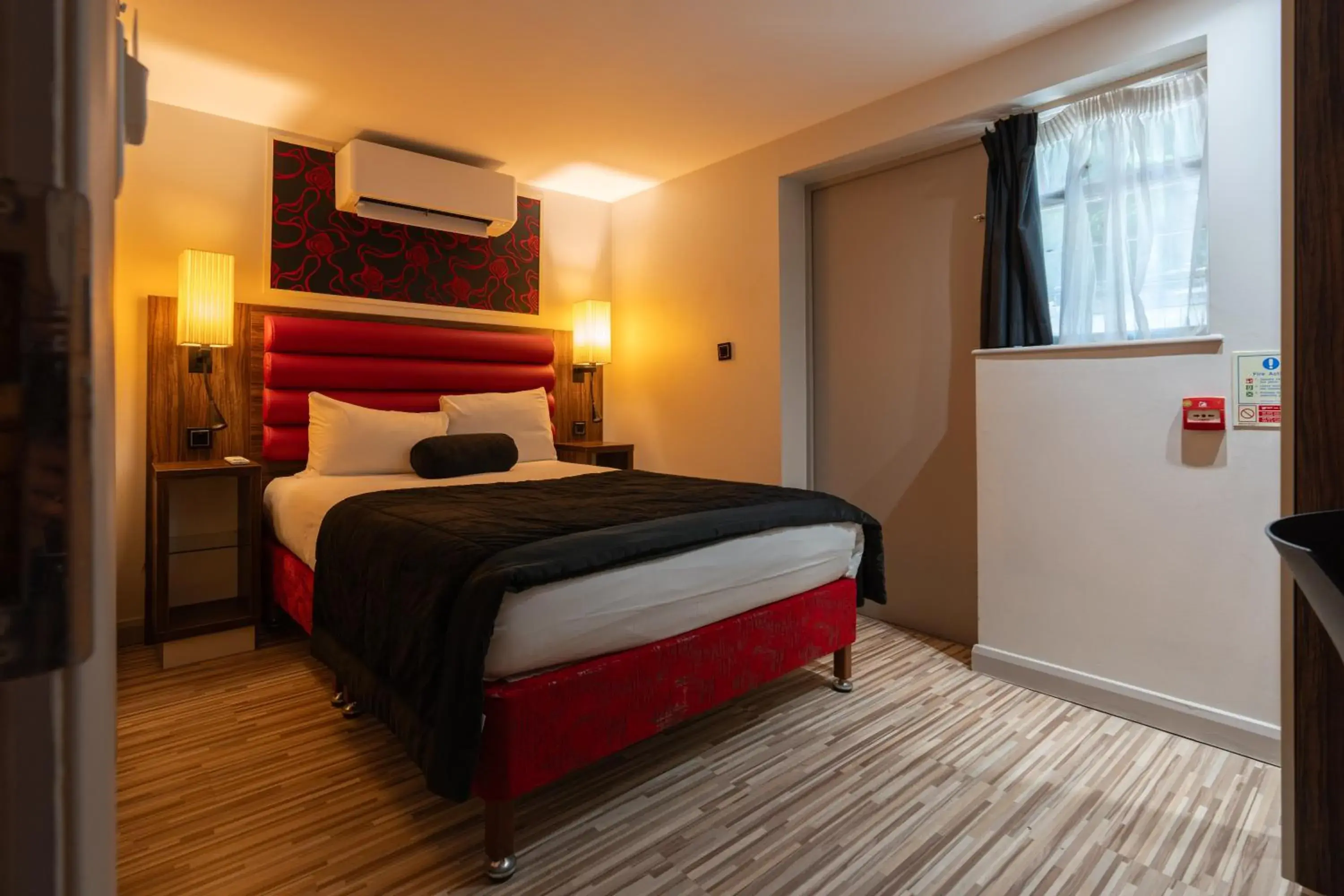 Classic Double Room in Simply Rooms & Suites Classic Double Room in Simply Rooms & Suites