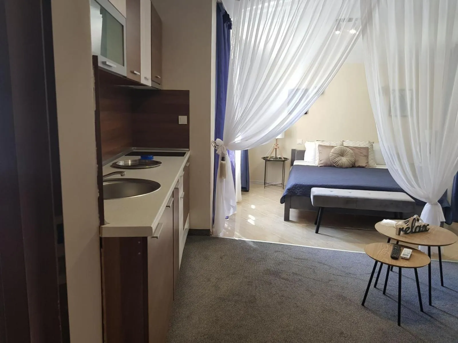 Photo of the whole room, Bed in Sunrise Hotel