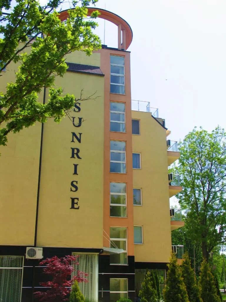 Facade/entrance in Sunrise Hotel
