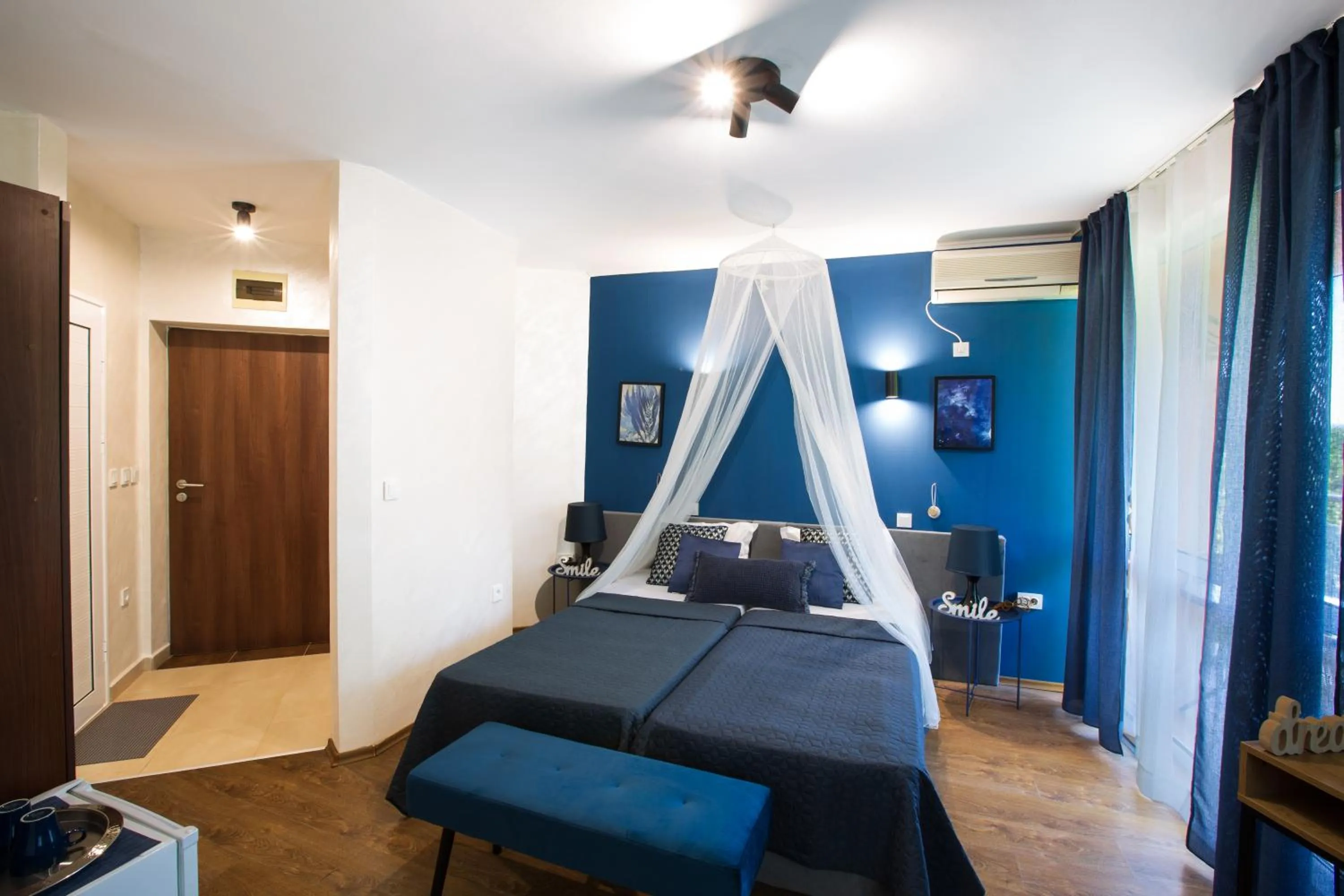 Photo of the whole room, Bed in Sunrise Hotel