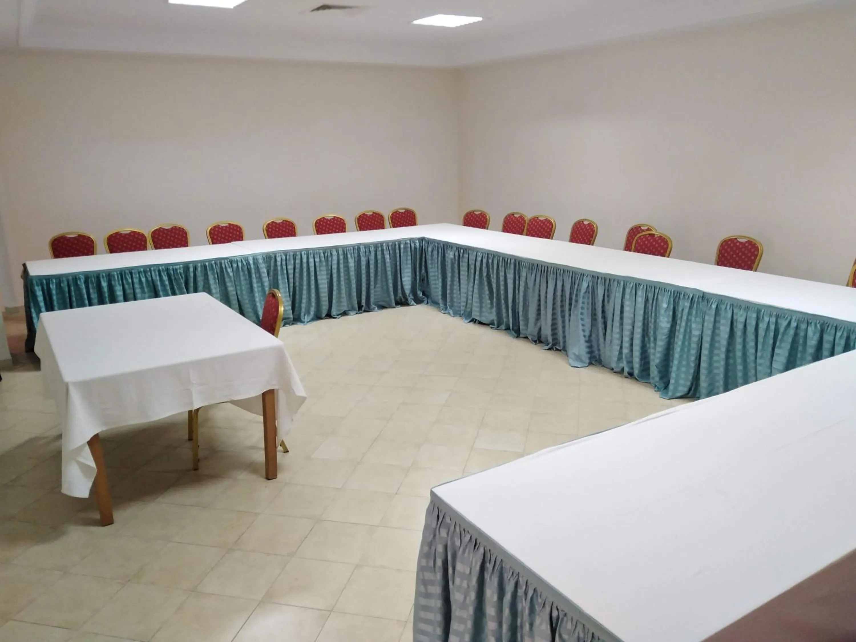 Business facilities in Zita Beach Resort