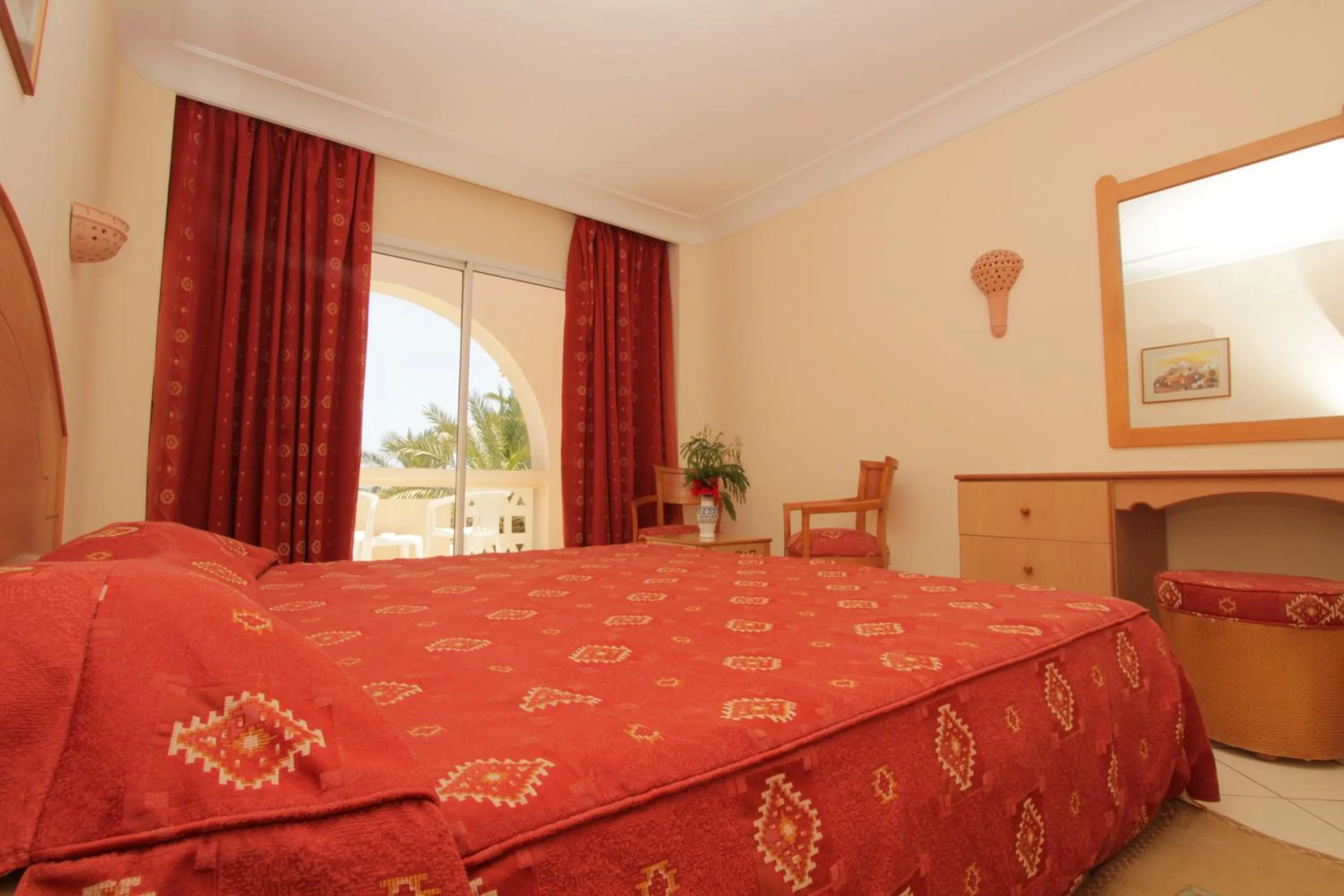 Photo of the whole room, Bed in Zita Beach Resort