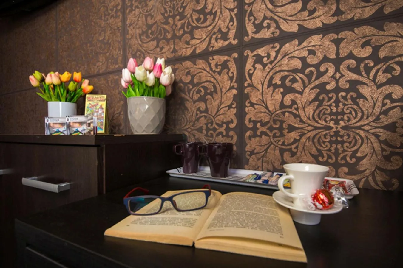 Decorative detail in Boogie Deluxe Old Town