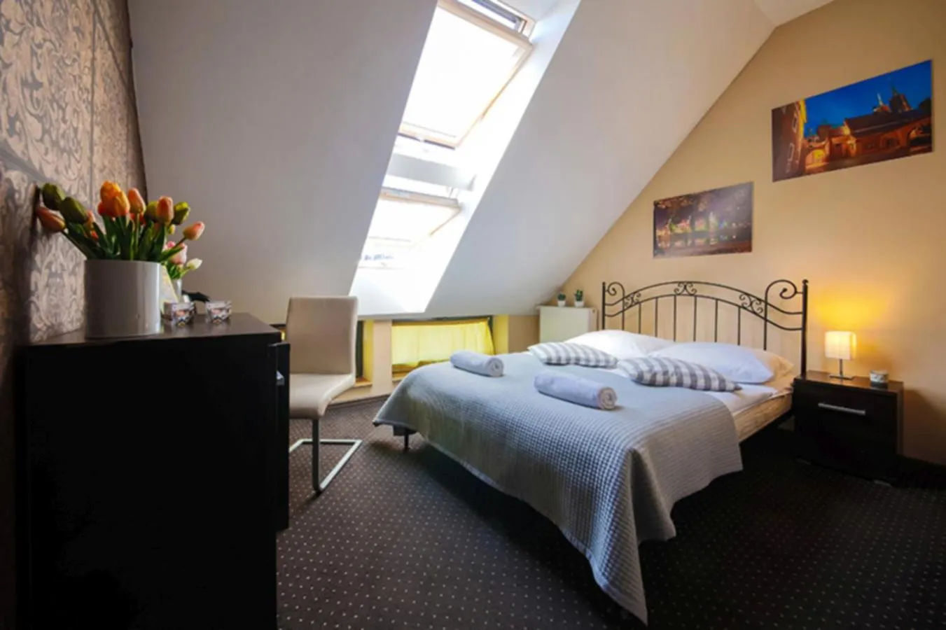 Bedroom, Bed in Boogie Deluxe Old Town