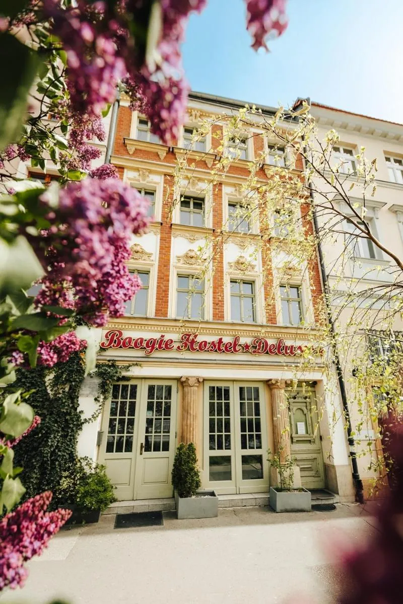 Boogie Deluxe Old Town