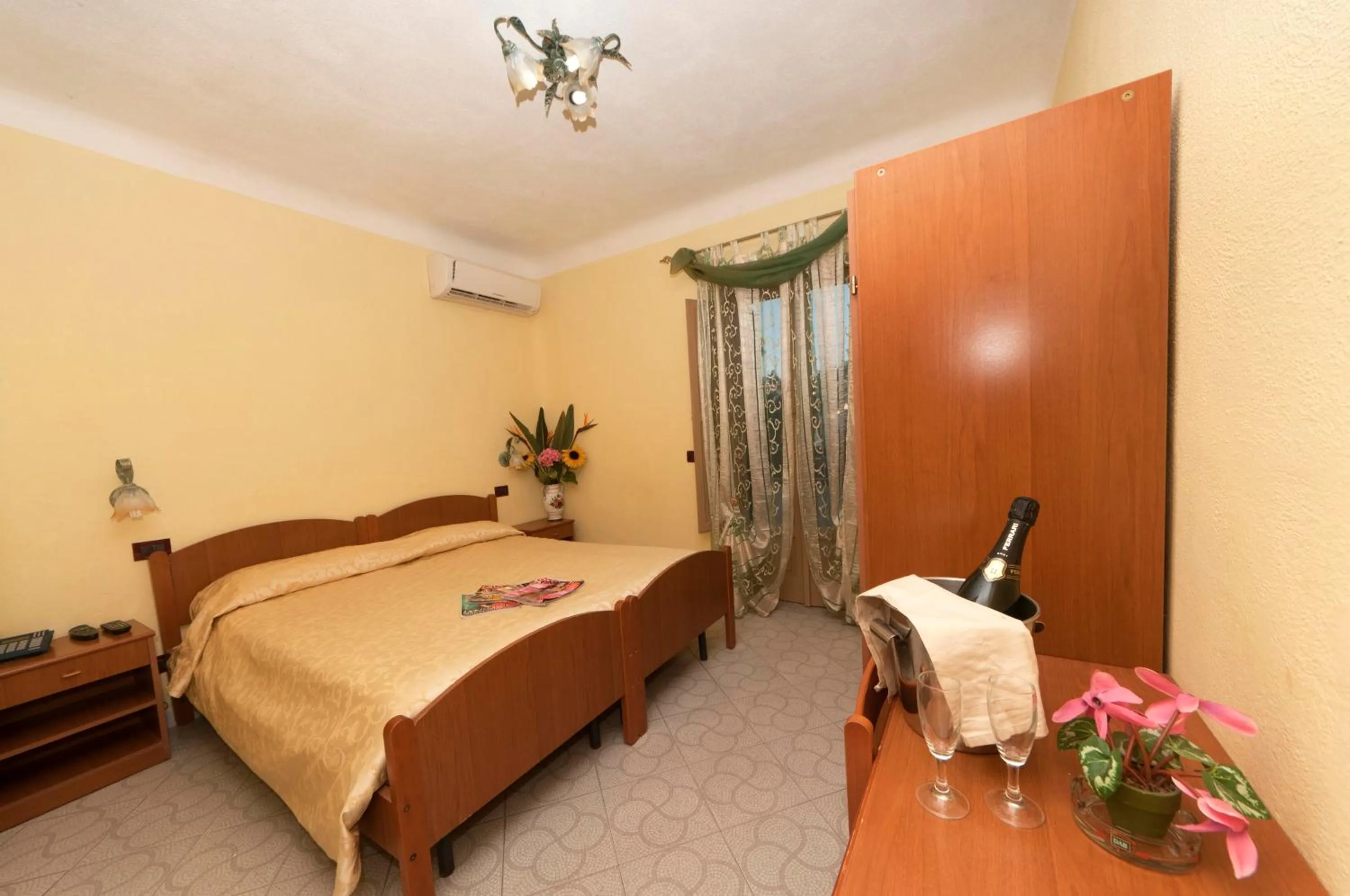 Bedroom, Bed in Hotel Villa Franca