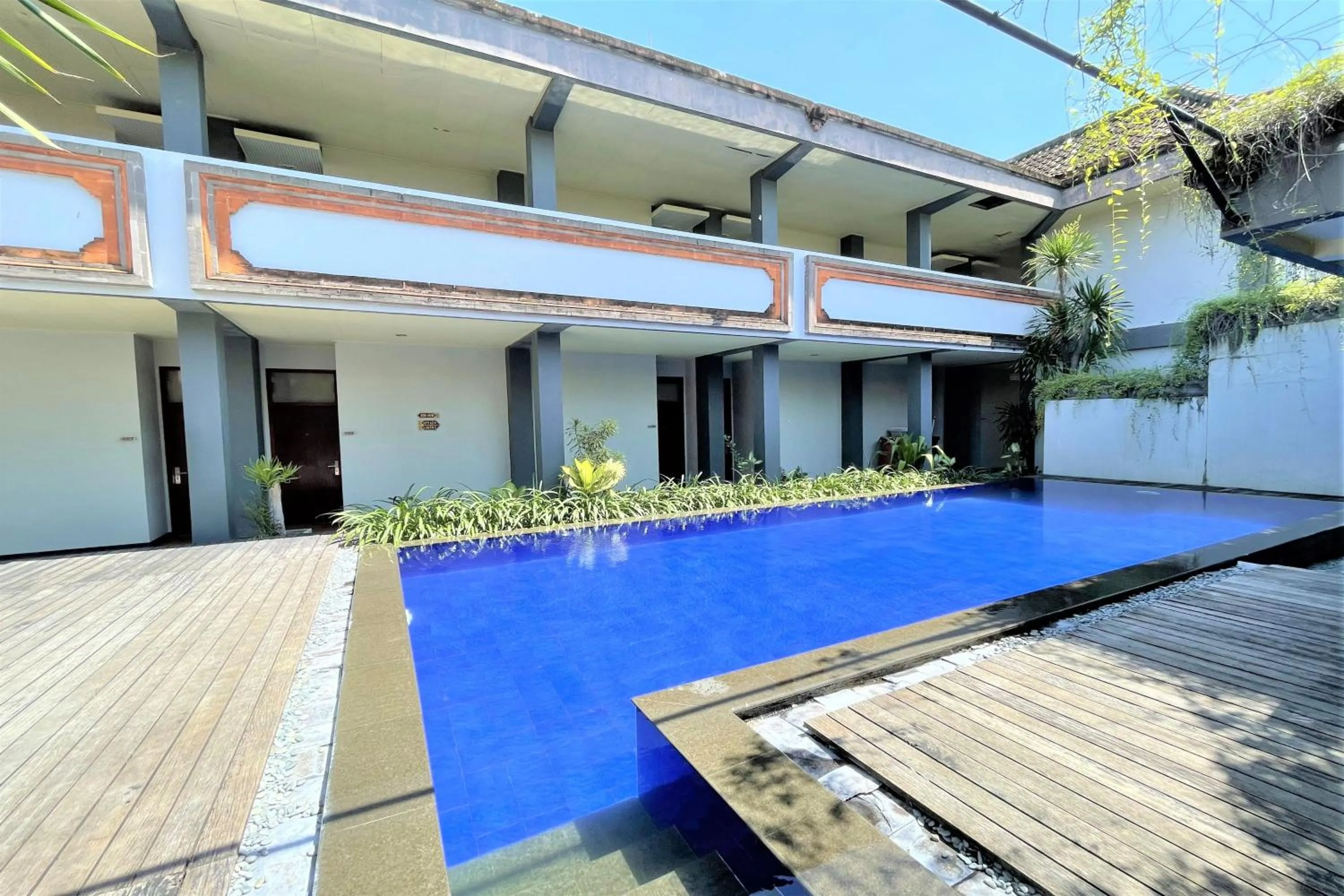 Swimming pool in The Yani Hotel Bali