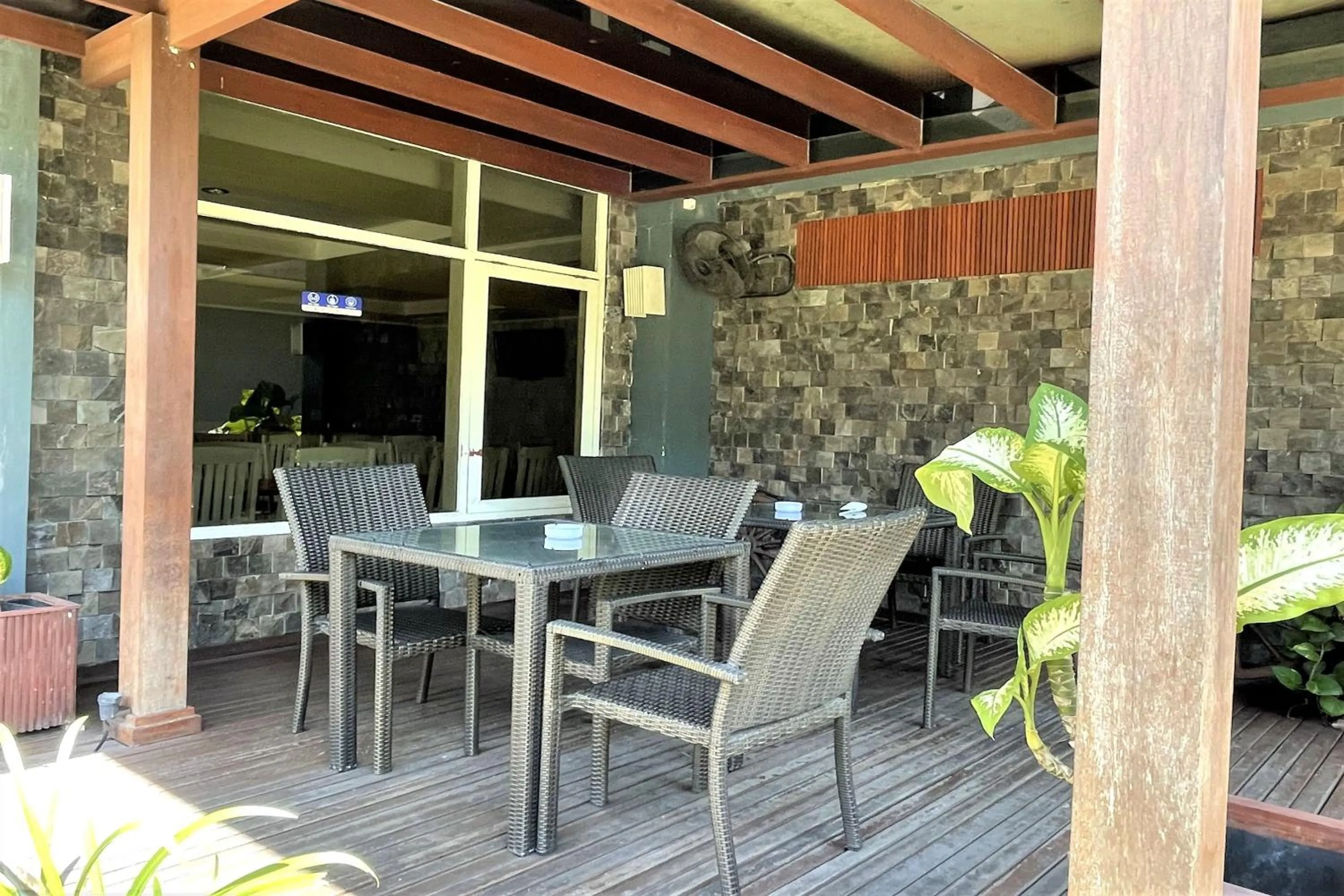 Restaurant/places to eat in The Yani Hotel Bali