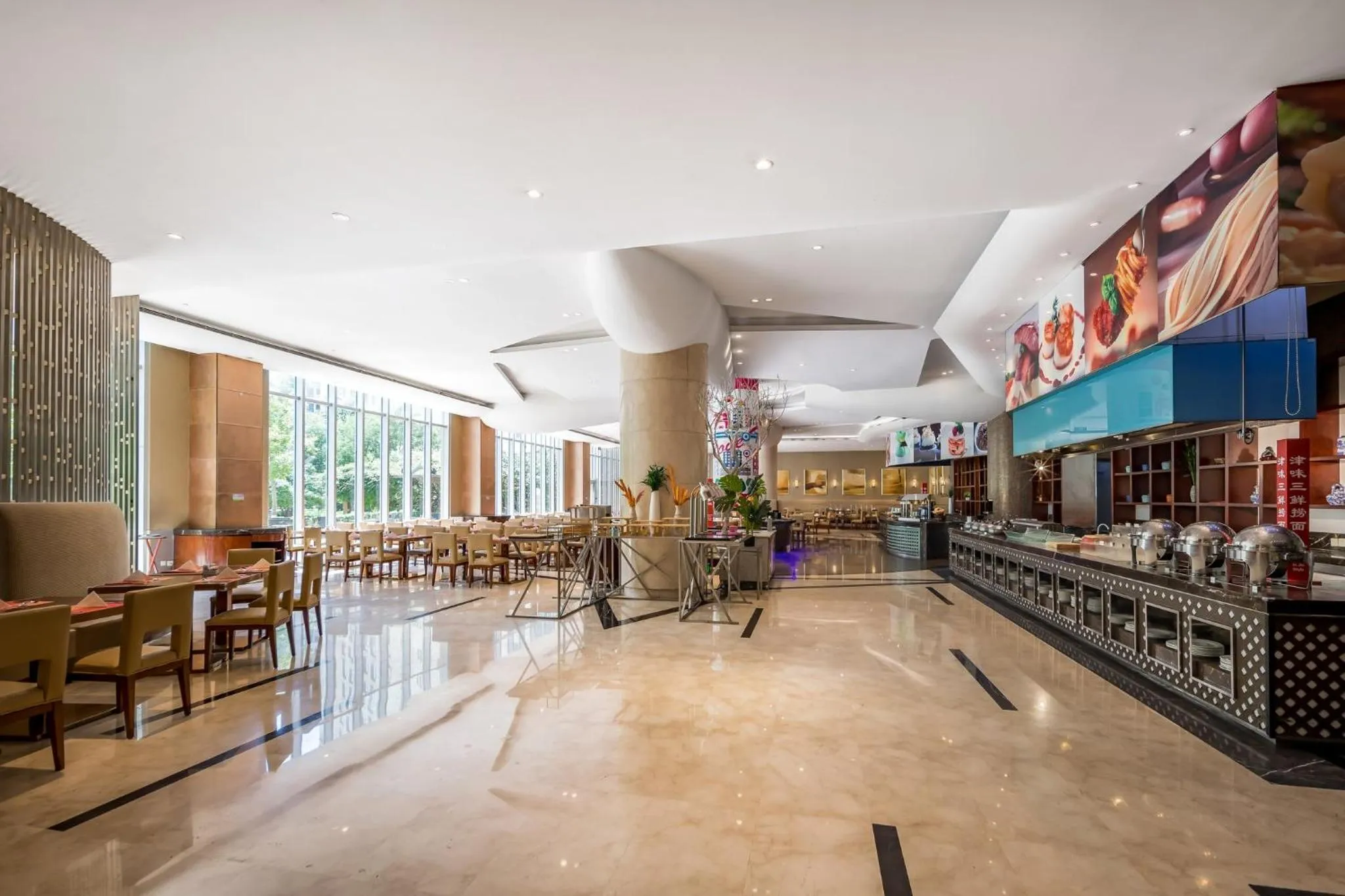 Restaurant/places to eat in Crowne Plaza Tianjin Binhai by IHG