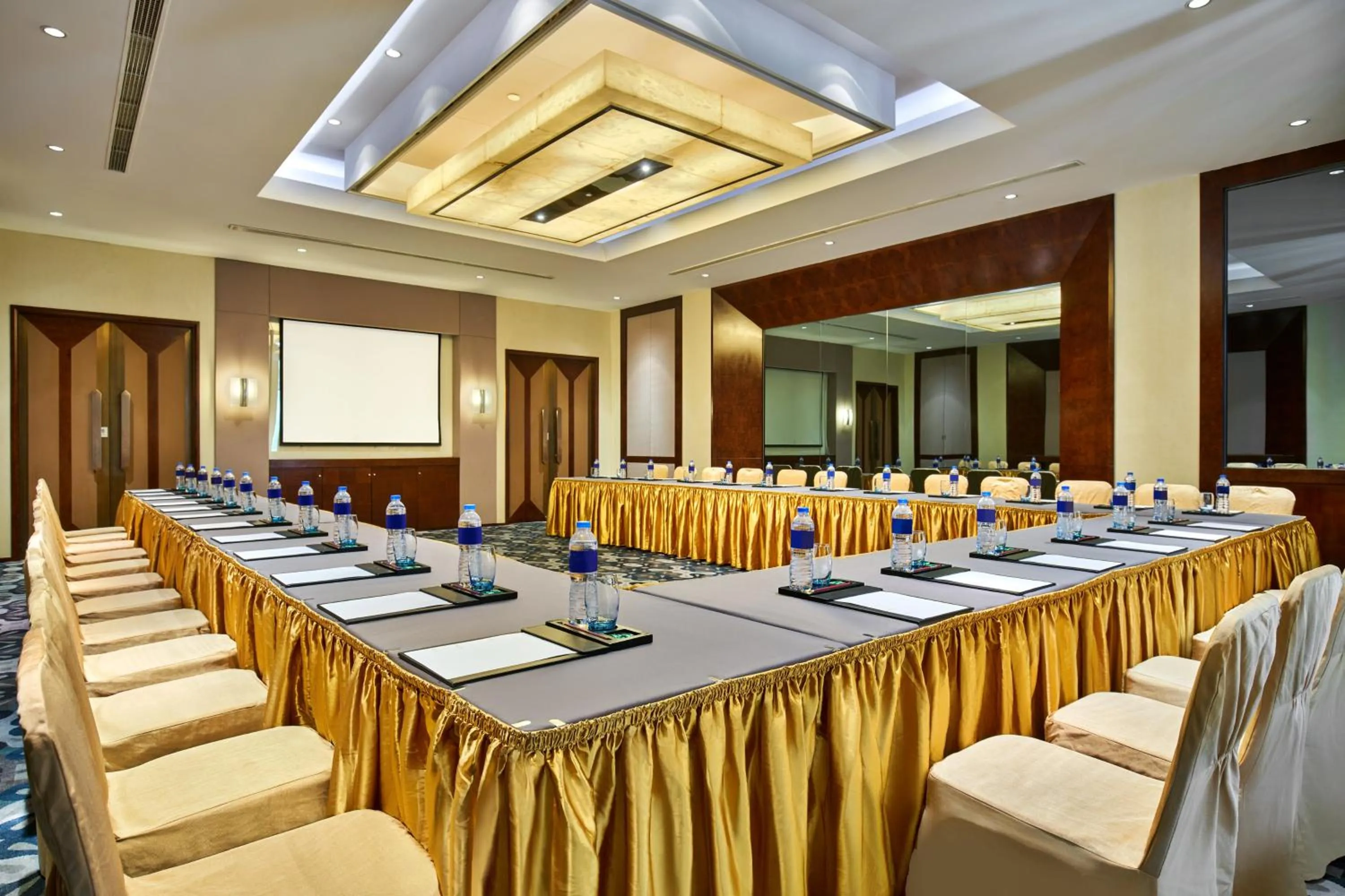 Meeting/conference room in Crowne Plaza Tianjin Binhai by IHG