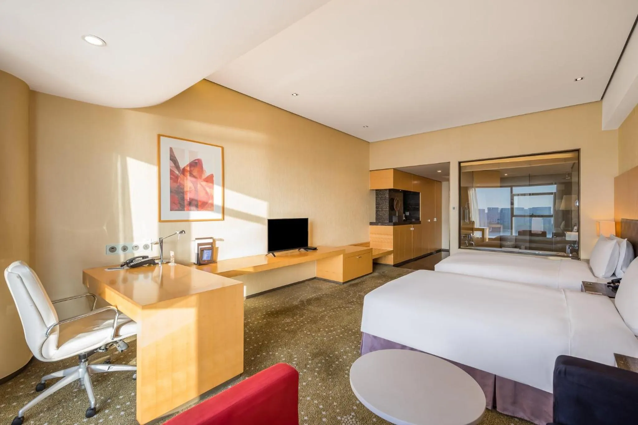 Photo of the whole room, Bed in Crowne Plaza Tianjin Binhai by IHG