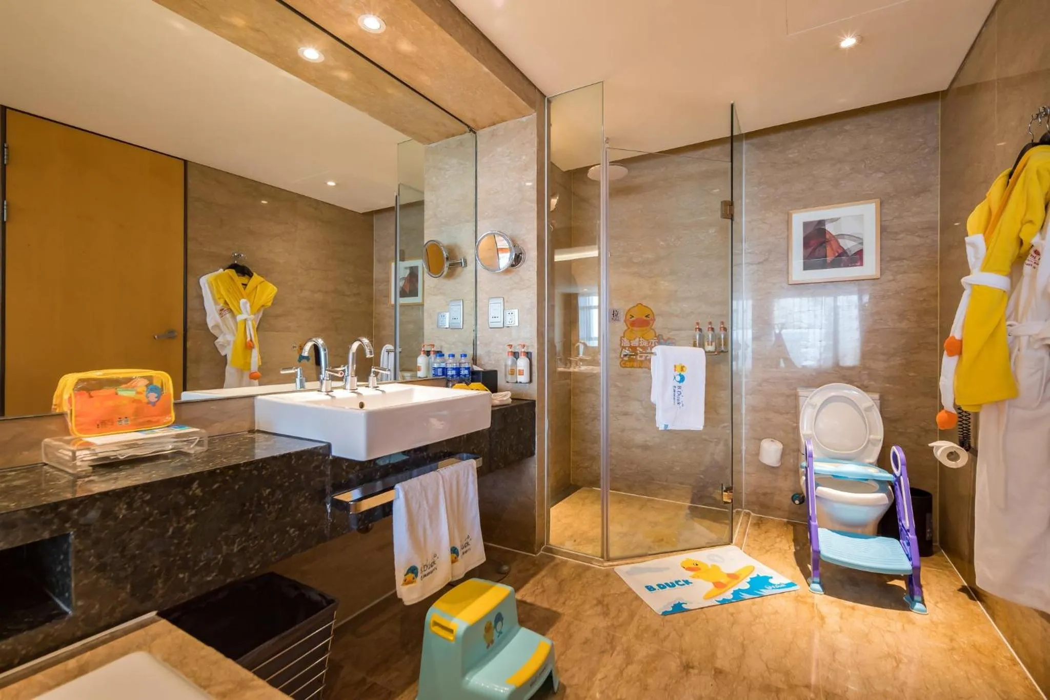 Photo of the whole room in Crowne Plaza Tianjin Binhai by IHG