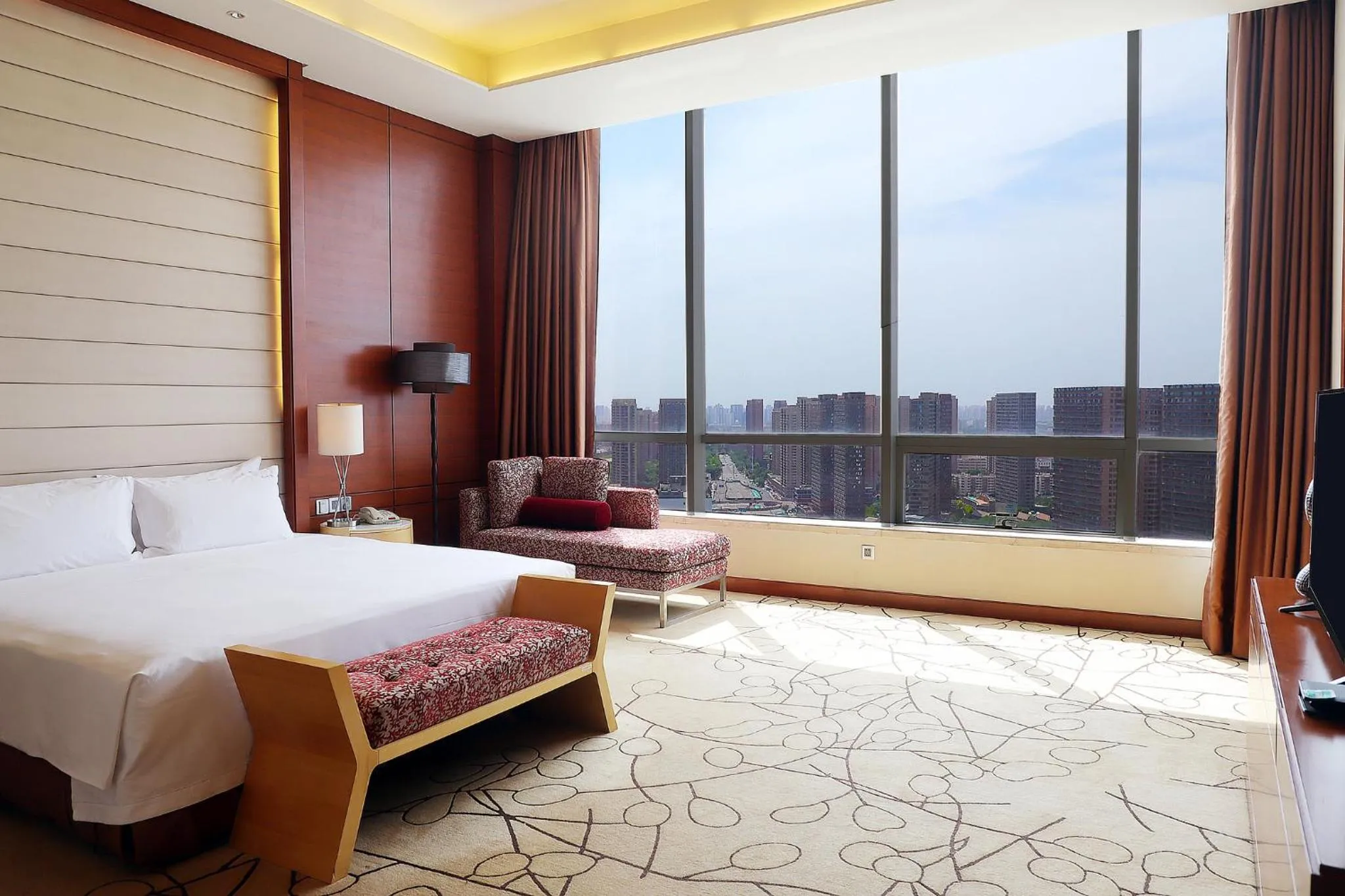 Photo of the whole room, Bed in Holiday Inn Tianjin Riverside by IHG