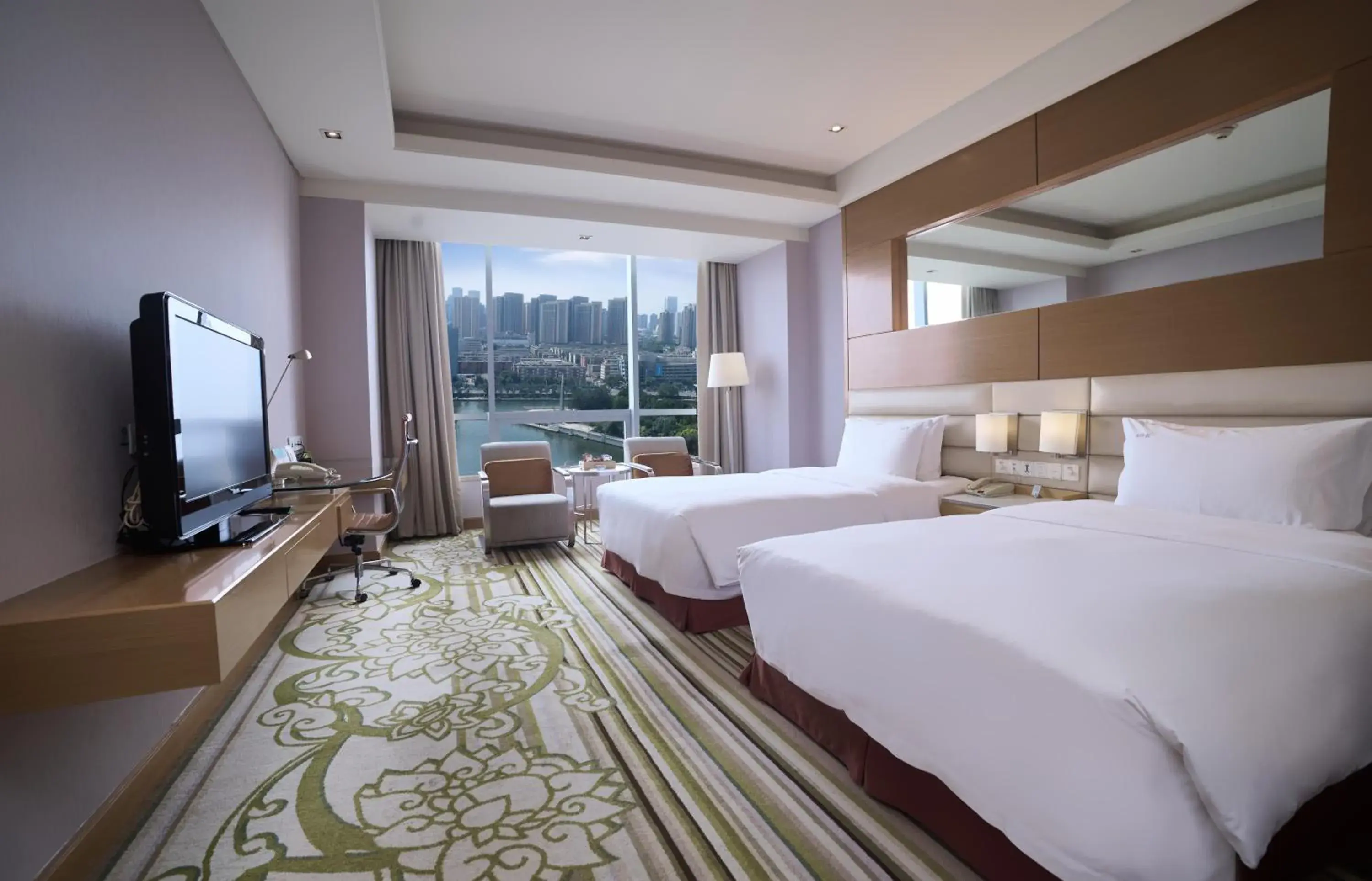 Standard Twin Room with River View in Holiday Inn Tianjin Riverside by IHG Standard Twin Room with River View in Holiday Inn Tianjin Riverside by IHG