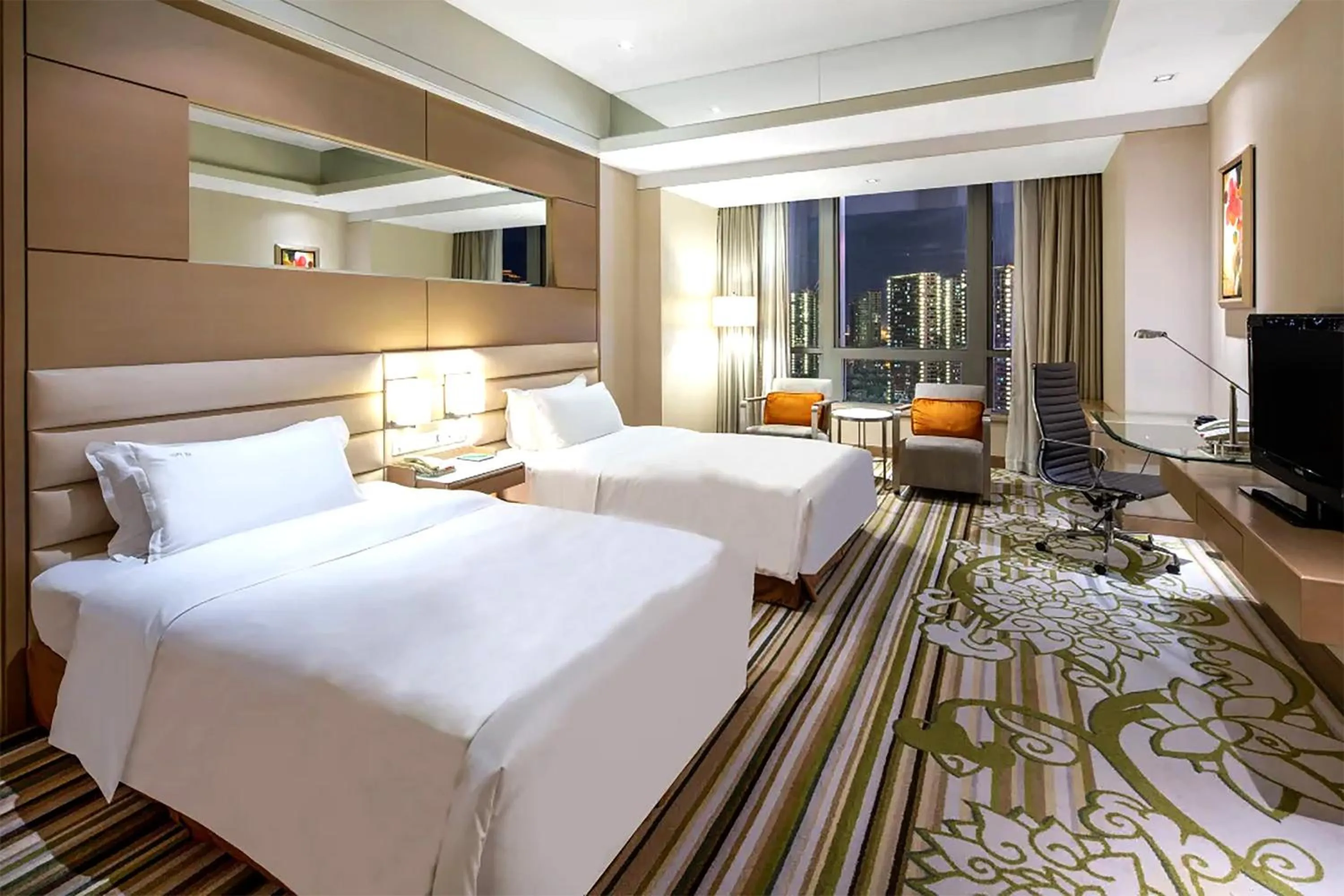 Photo of the whole room, Bed in Holiday Inn Tianjin Riverside by IHG