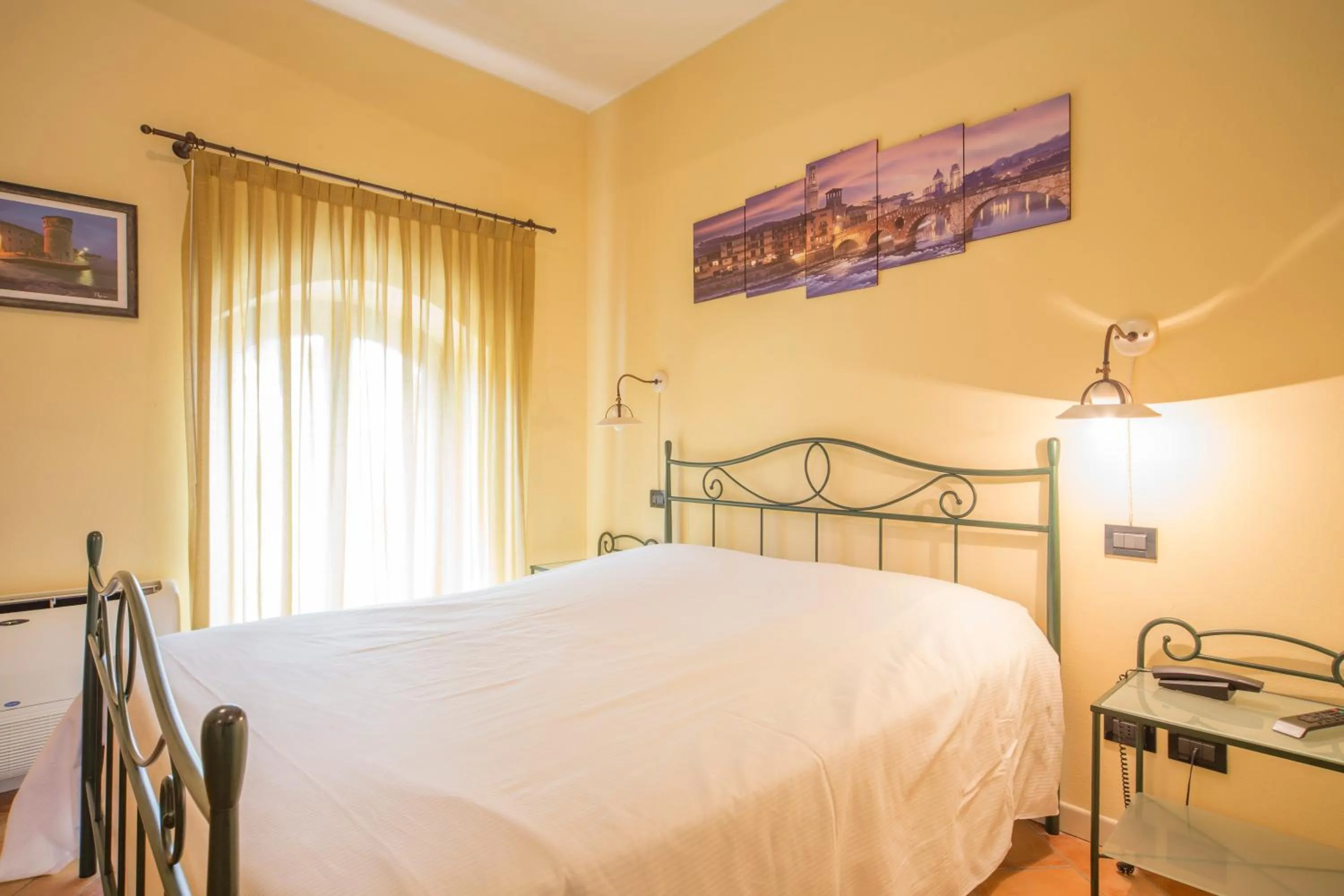 Bedroom, Bed in Hotel Antichi Cortili