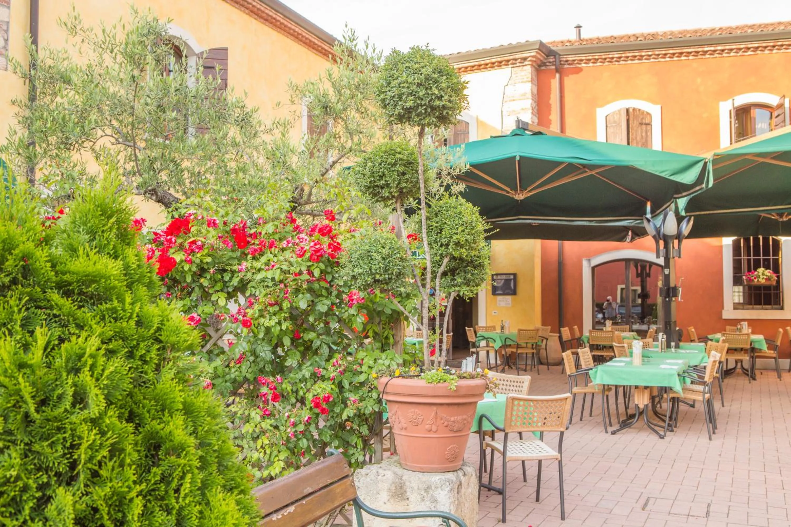 Facade/entrance in Hotel Antichi Cortili