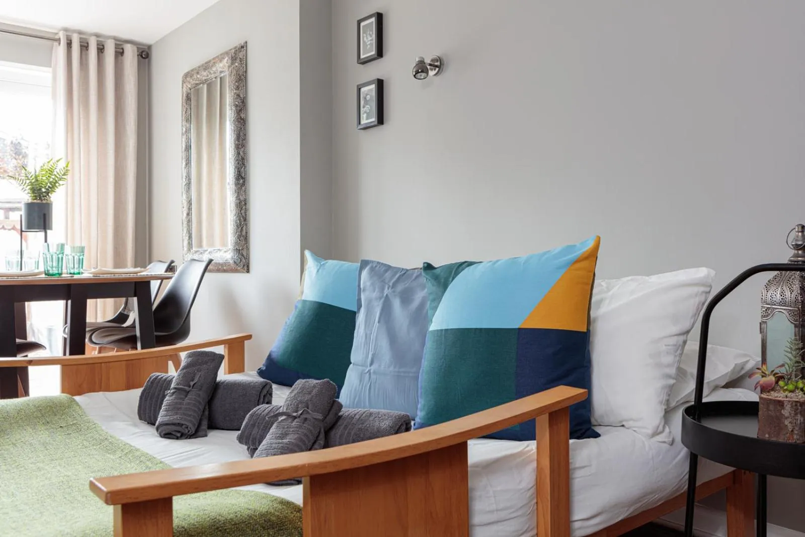 Bed in Laburnum By The Sea