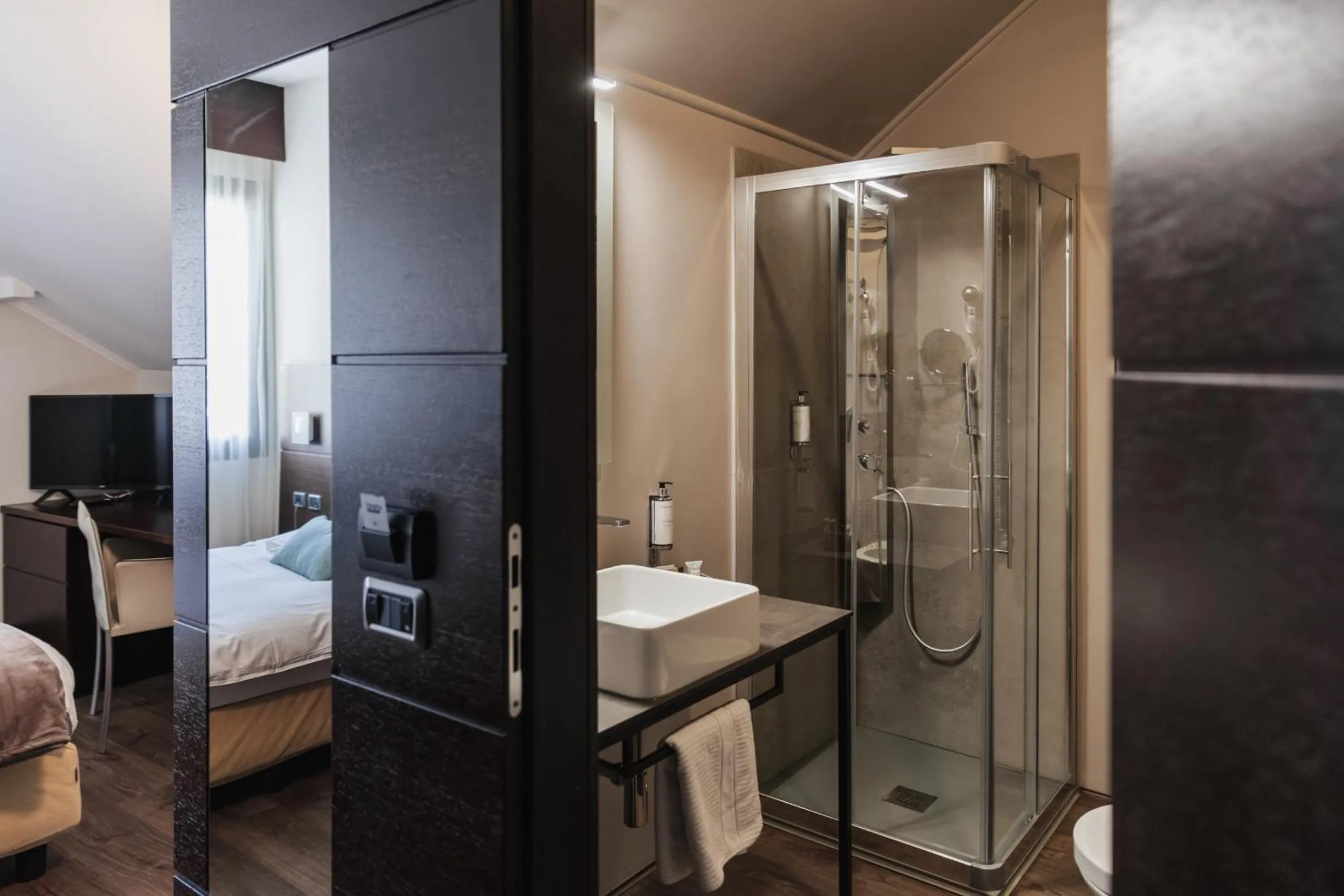 Bathroom, Bed in Hotel Bel Sit