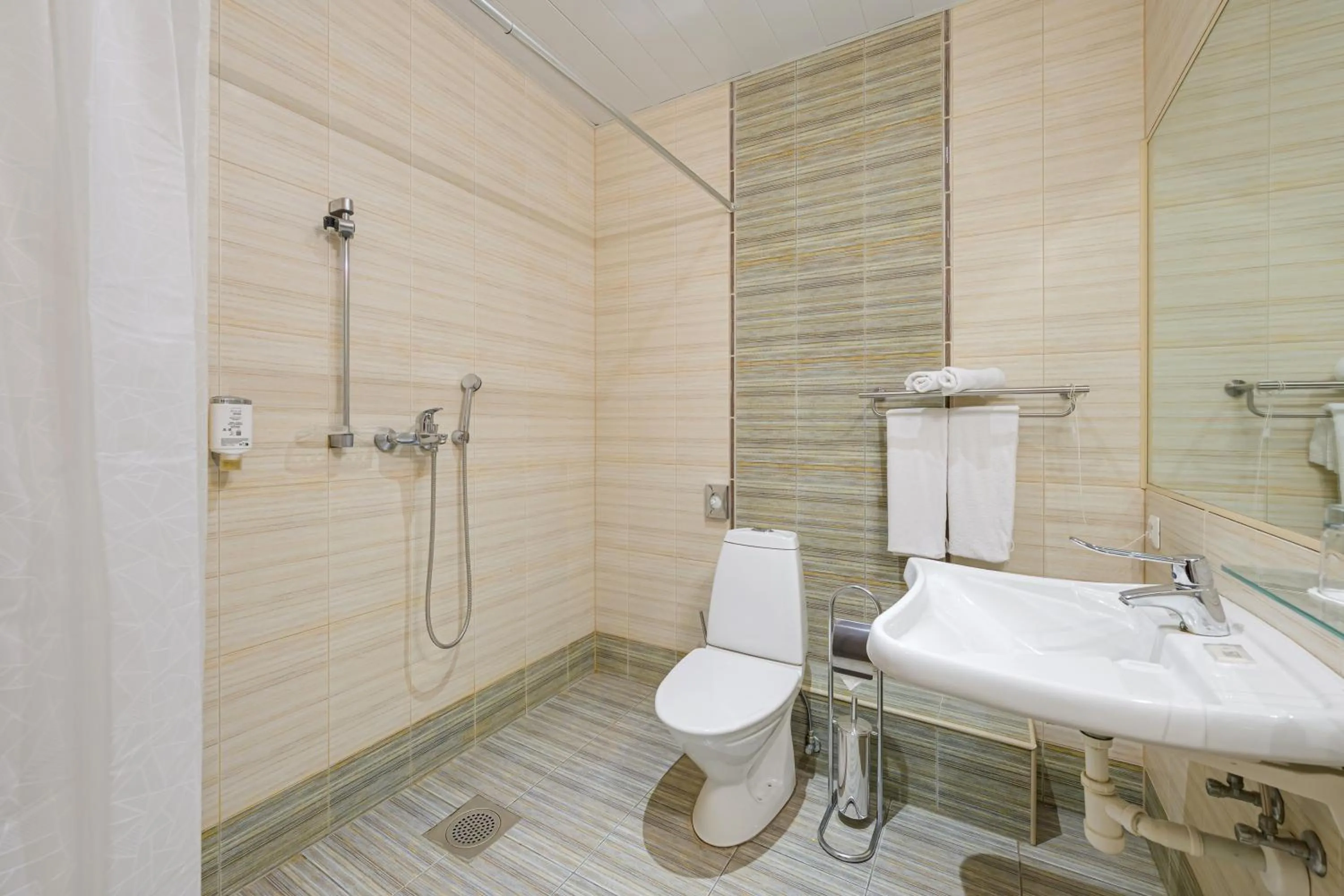 Shower in Hotel Rocca al Mare