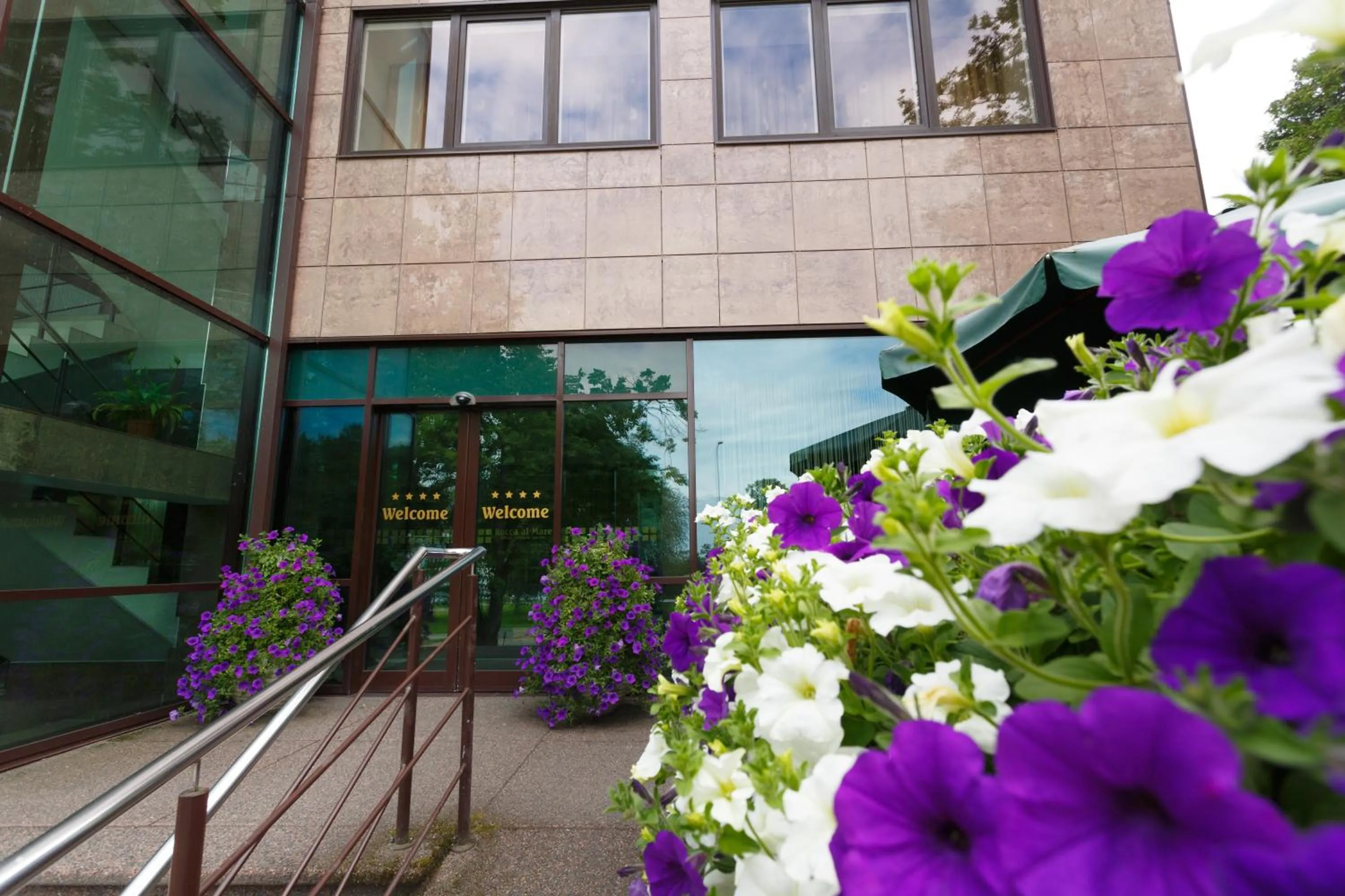 Facade/entrance in Hotel Rocca al Mare