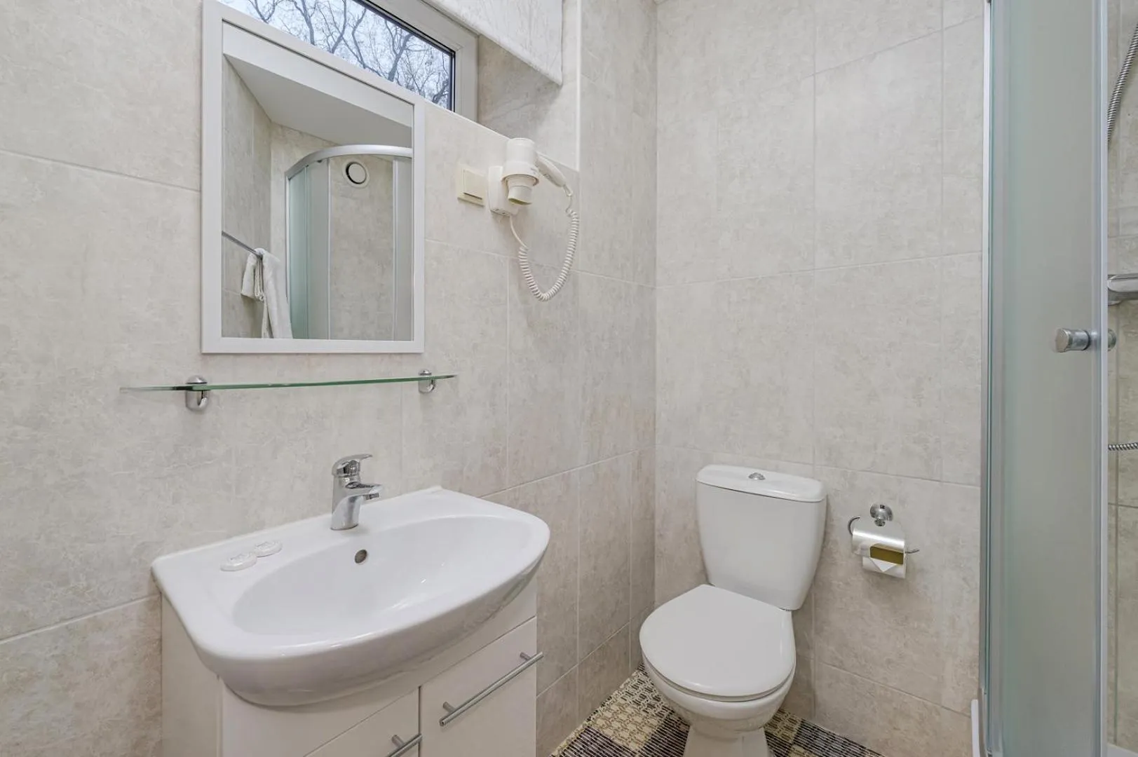 Shower in Hotel Rocca al Mare