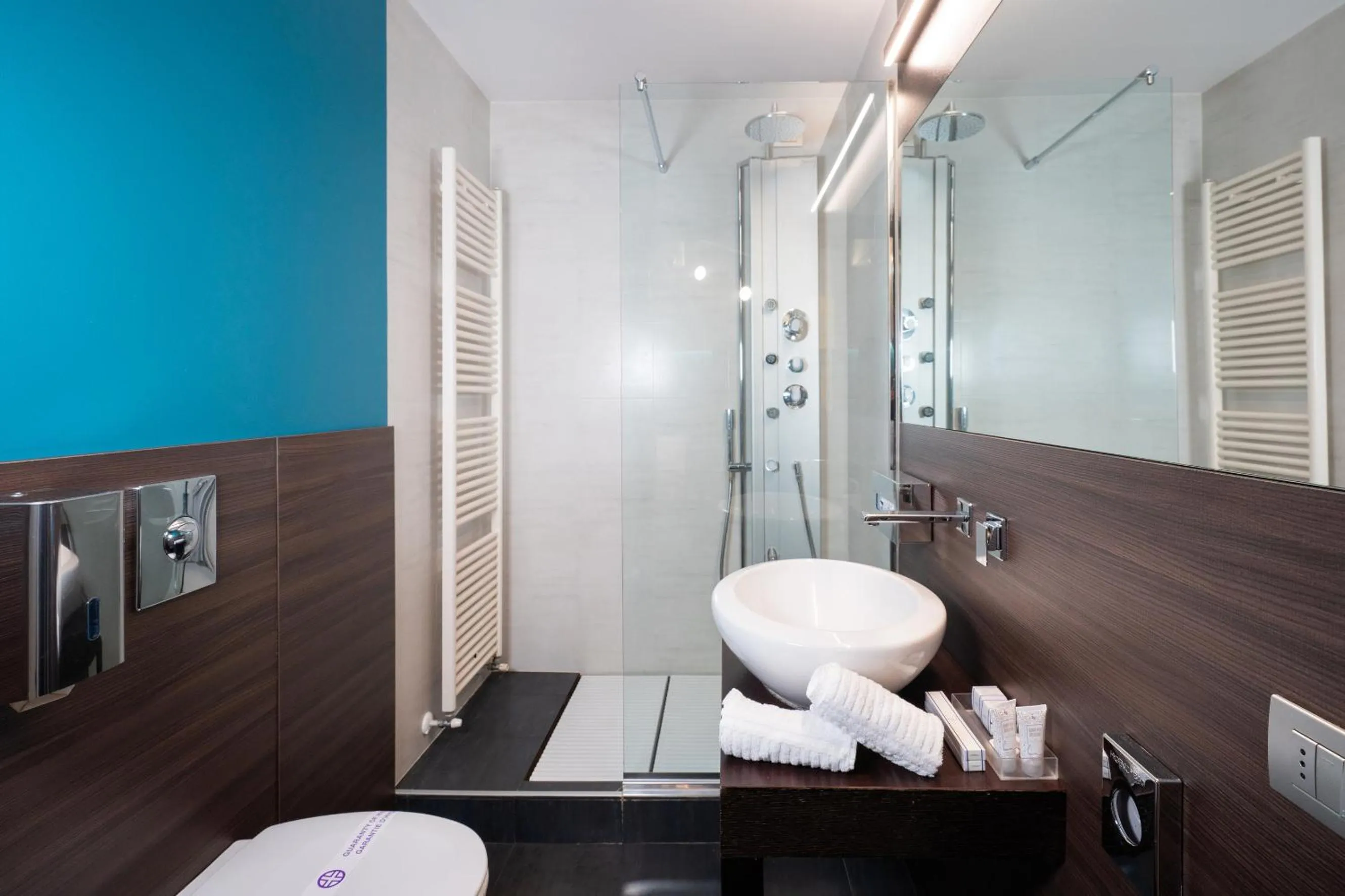 Bathroom in SIRIOHotel