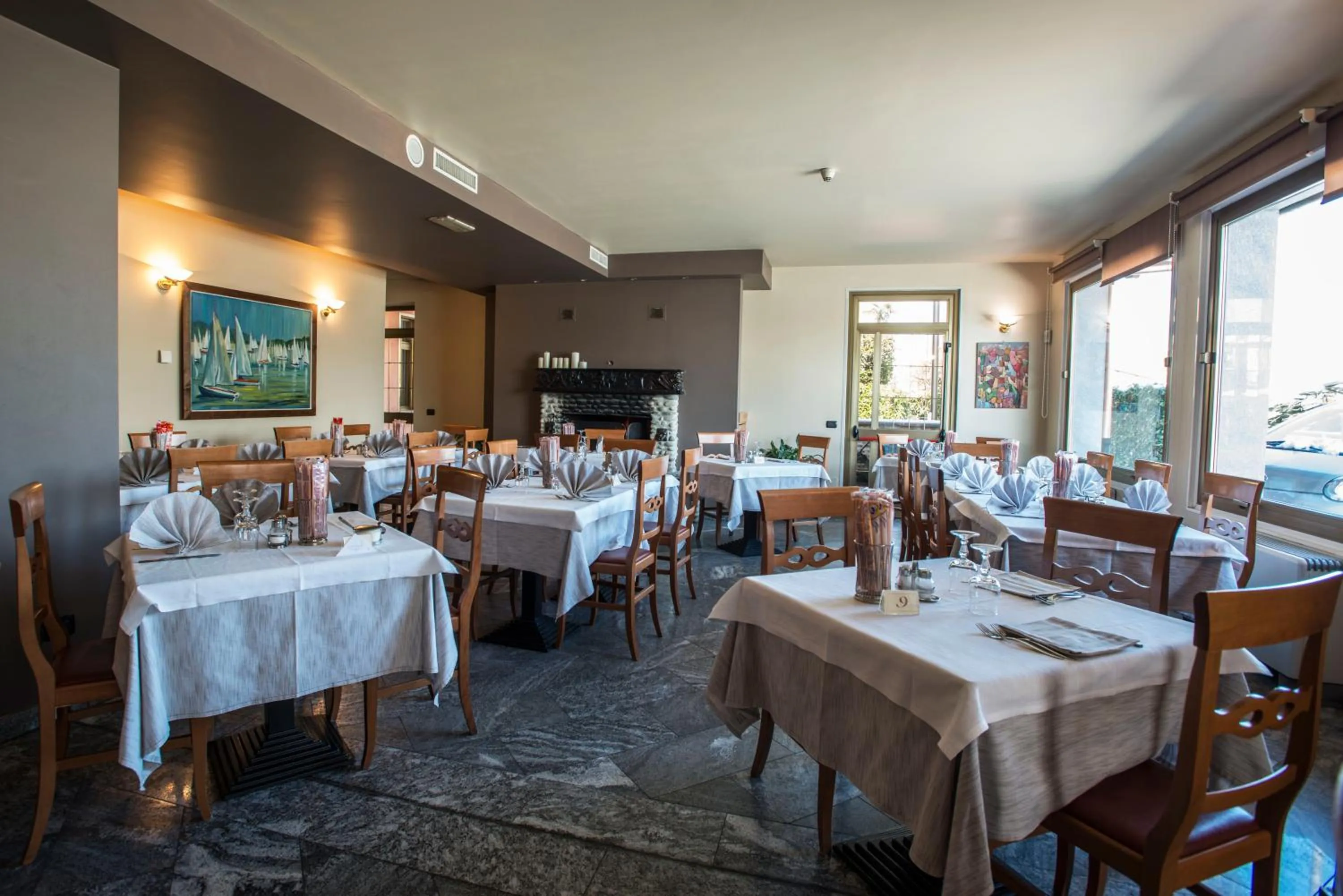 Restaurant/places to eat in SIRIOHotel