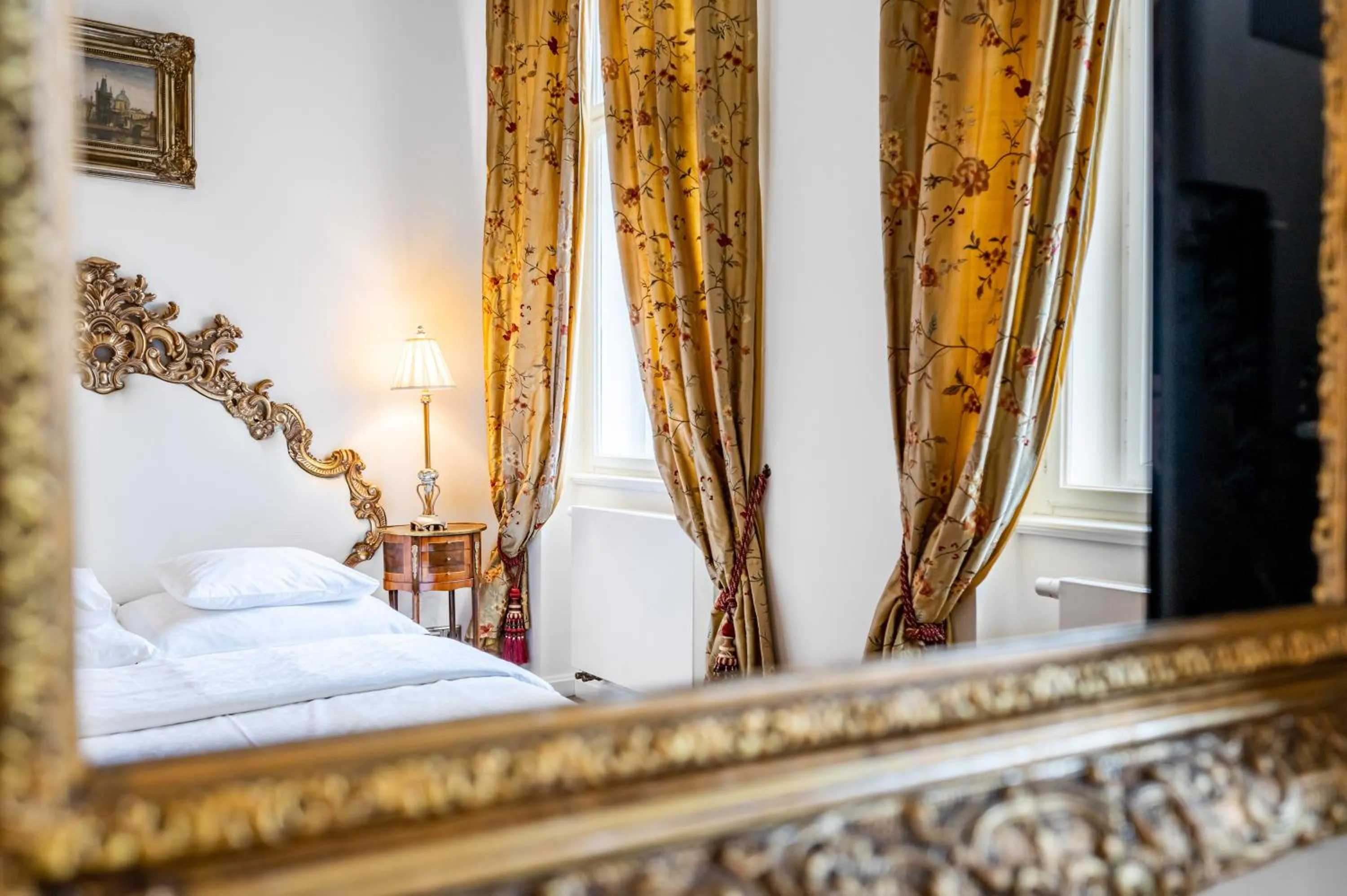 Bed in Malostranská Residence