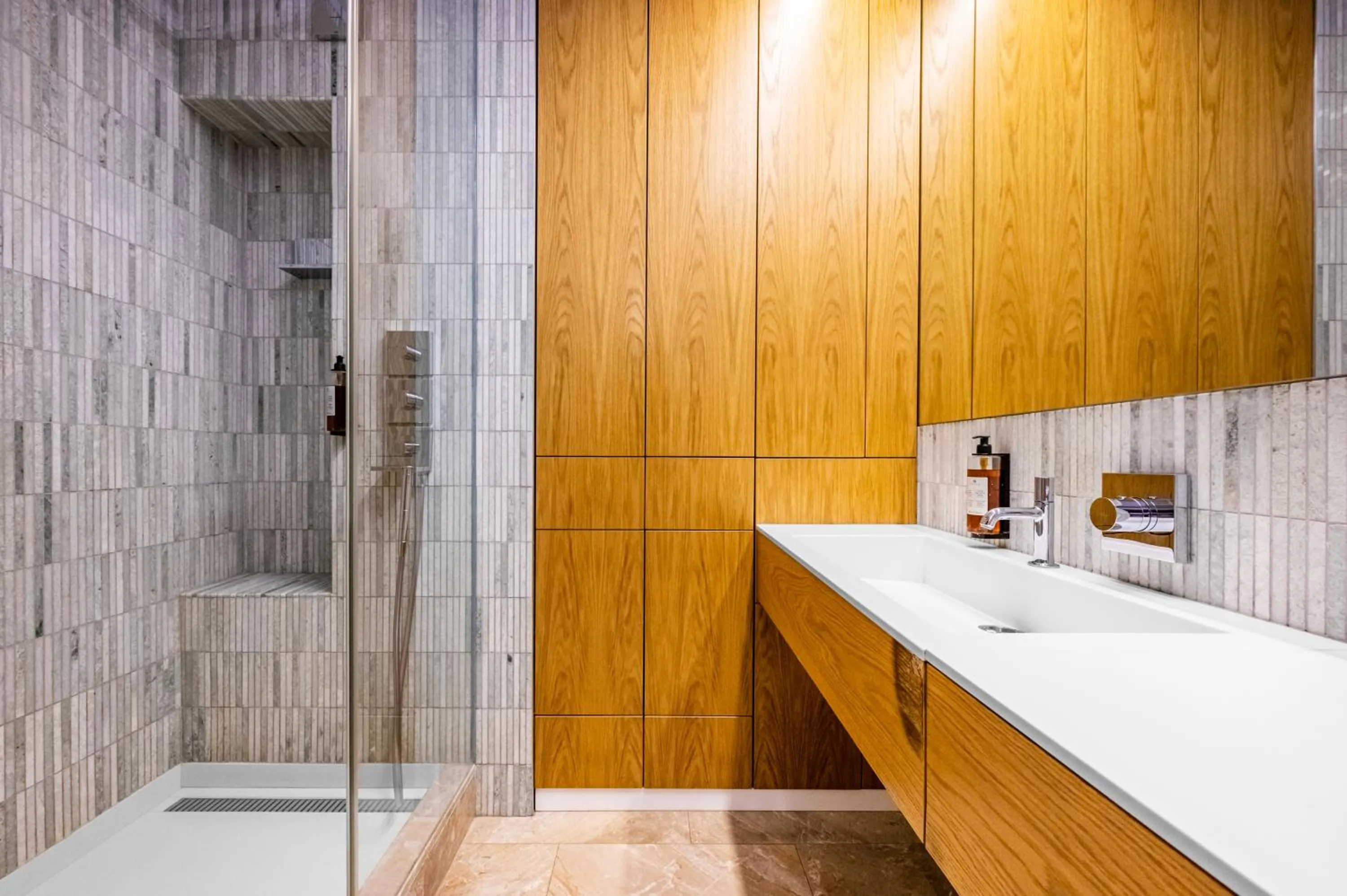 Shower in Malostranská Residence