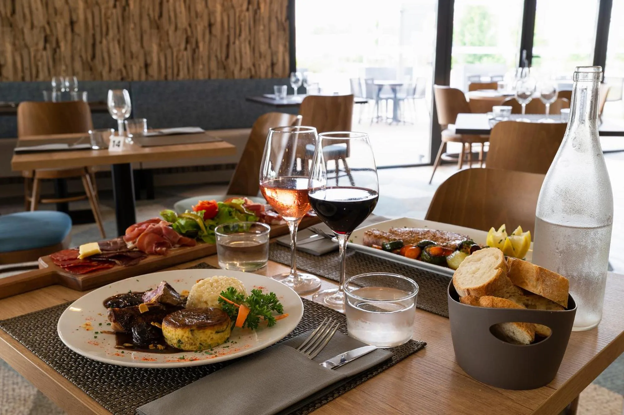 Restaurant/places to eat in The Originals City, Hôtel de la Confluence, Agen Ouest