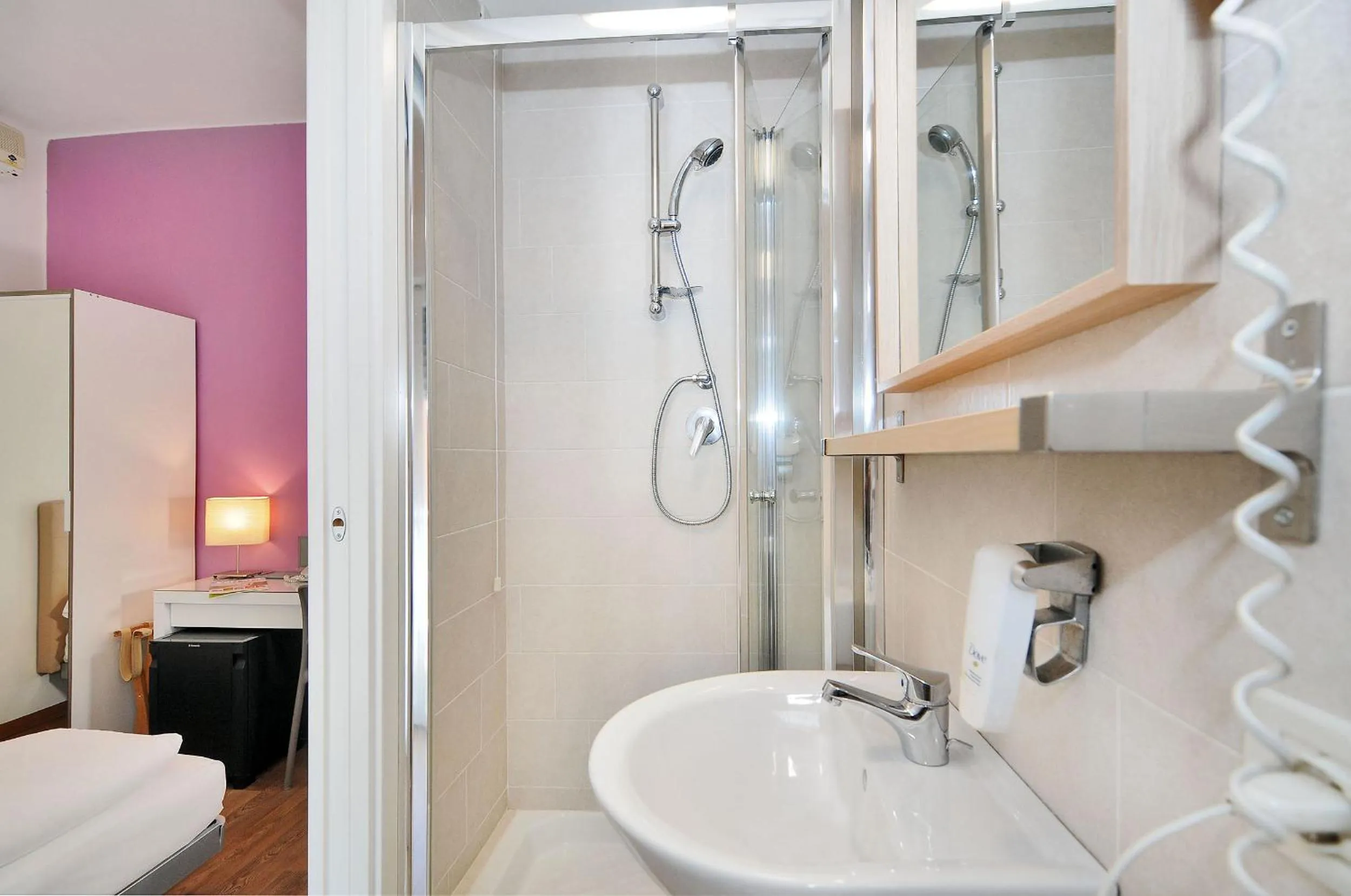 Bathroom in Hotel Nederland